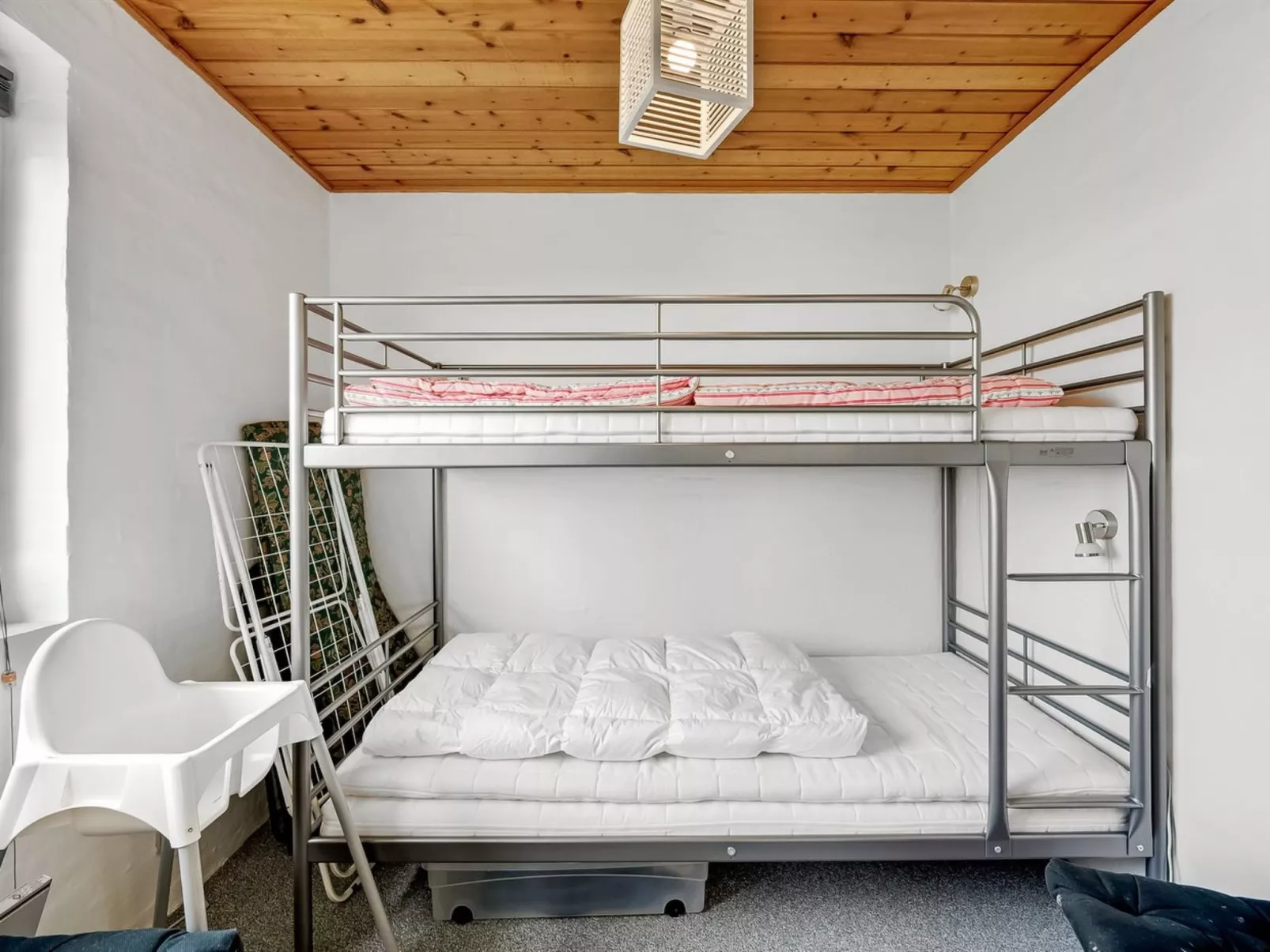 "Kirsa" - 200m to the fjord-Dedans