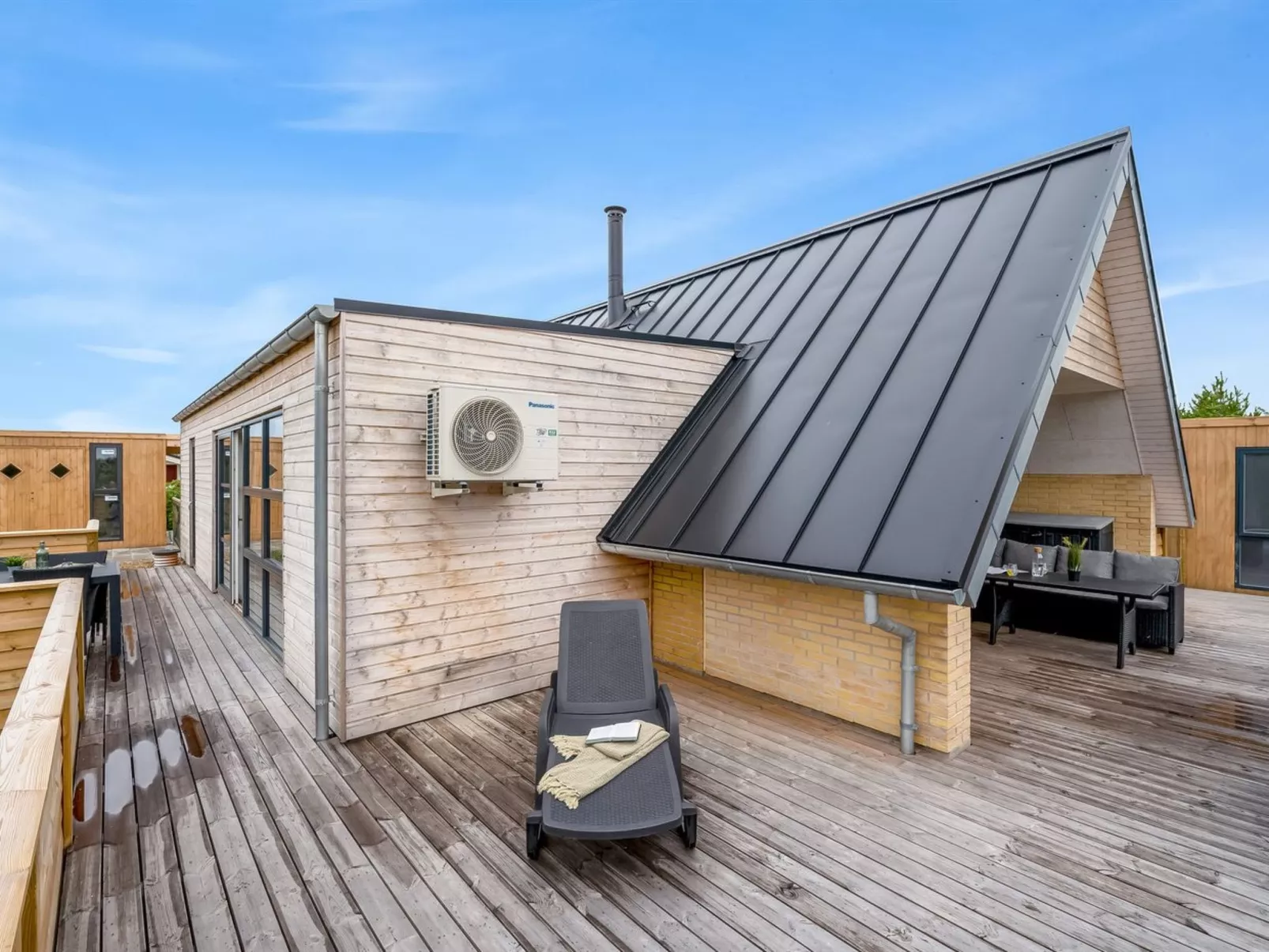 "Thorid" - 800m from the sea-Outside