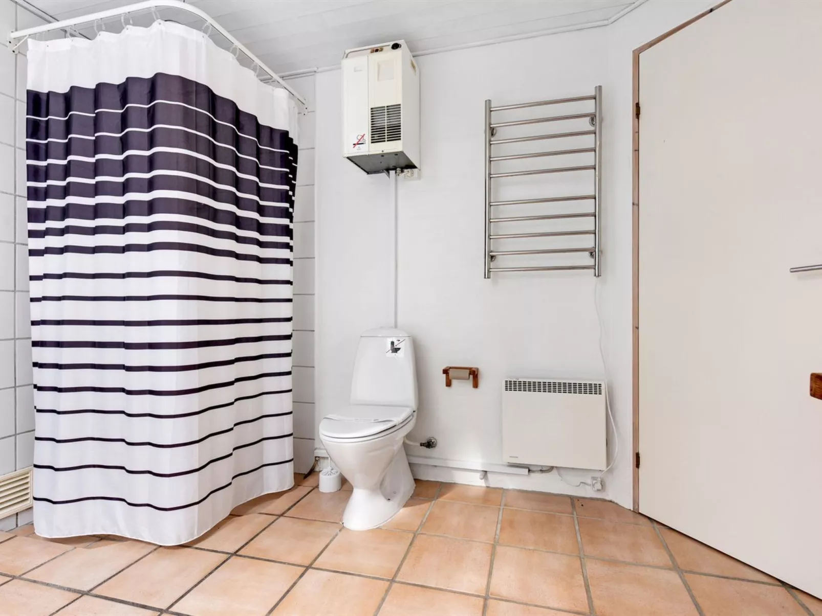 "Hunno" - 3km from the sea-Inside