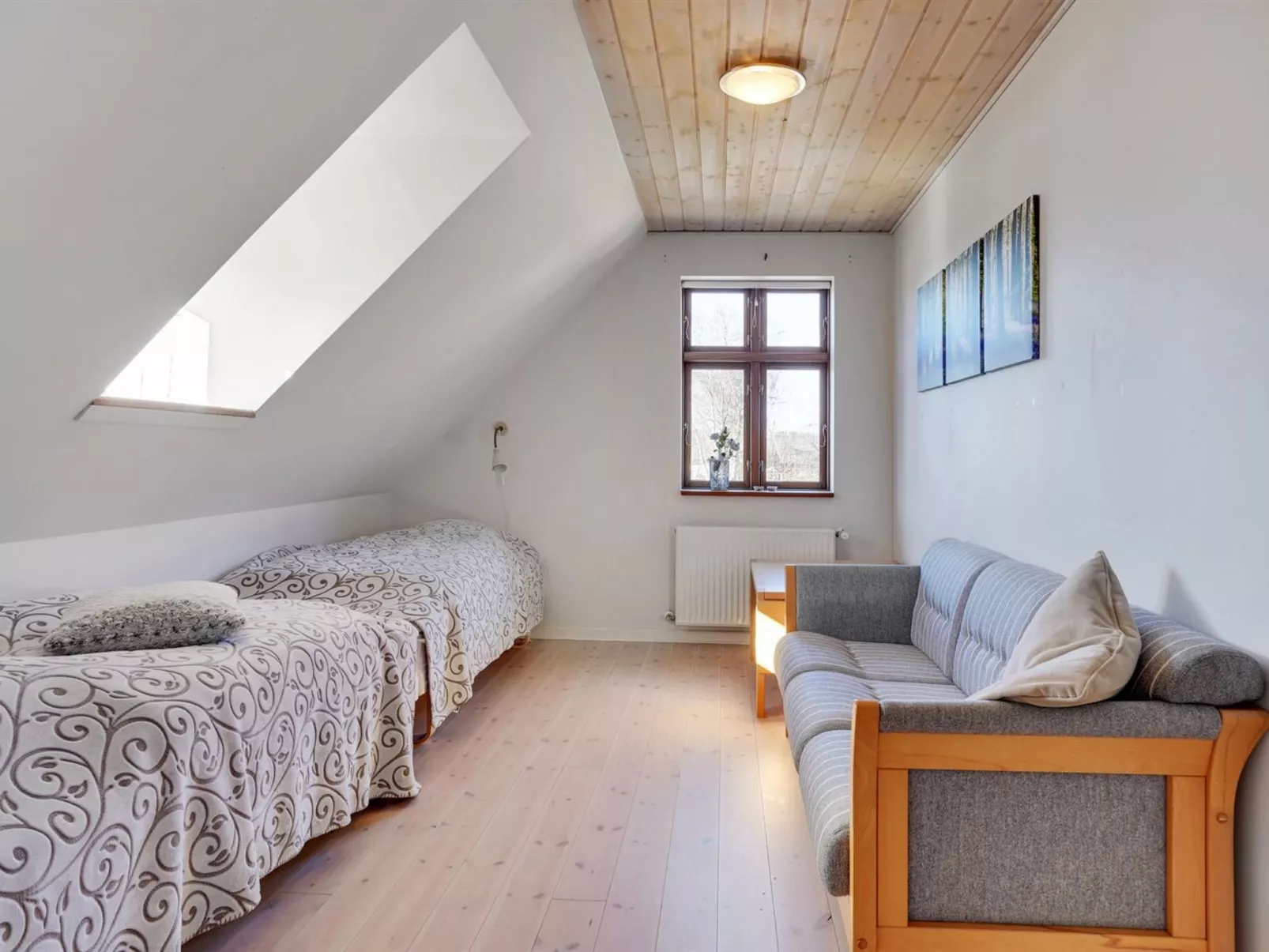 "Iarund" - 500m to the fjord-Inside