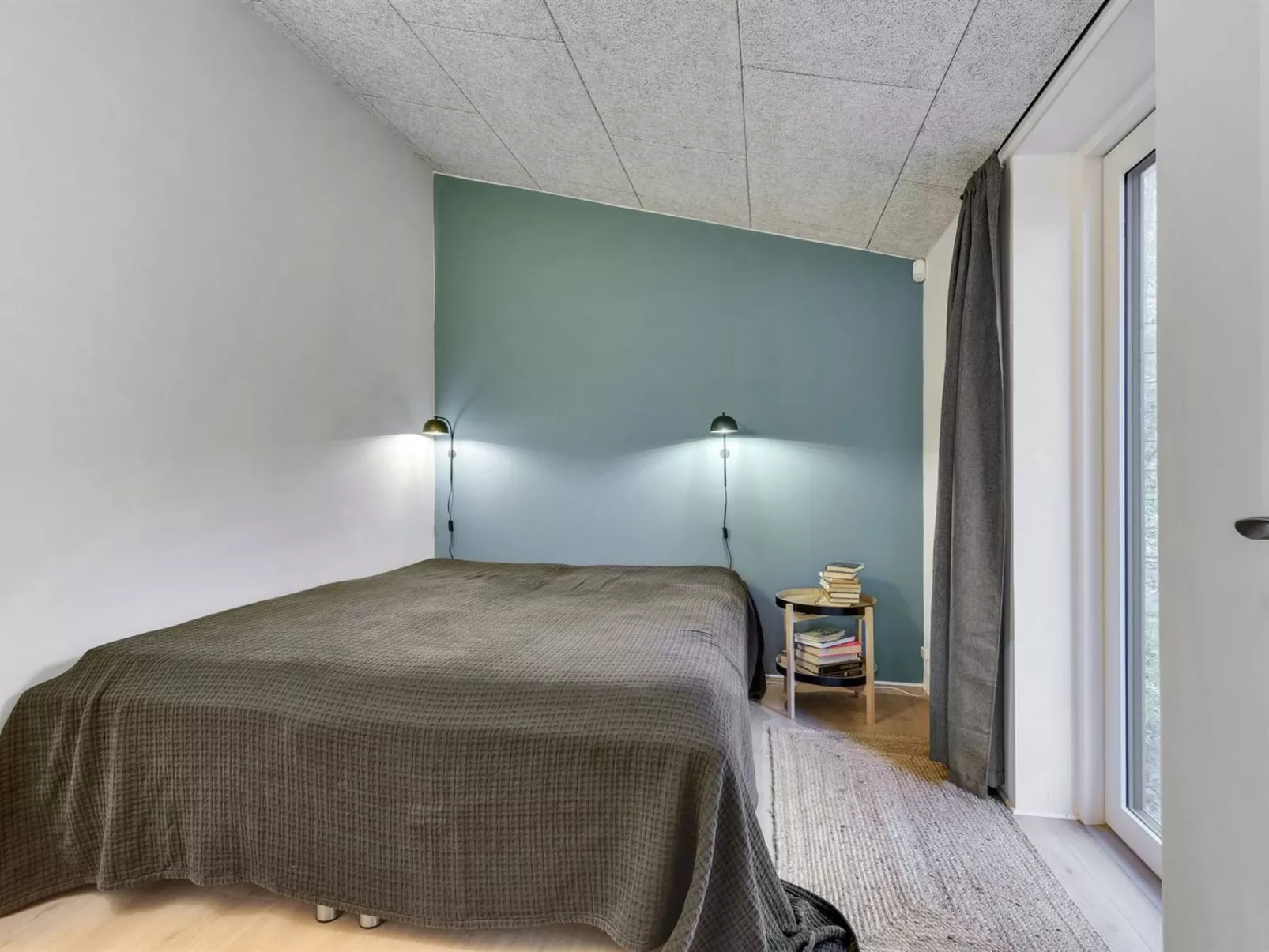 "Lika" - 25m to the fjord-Drinnen