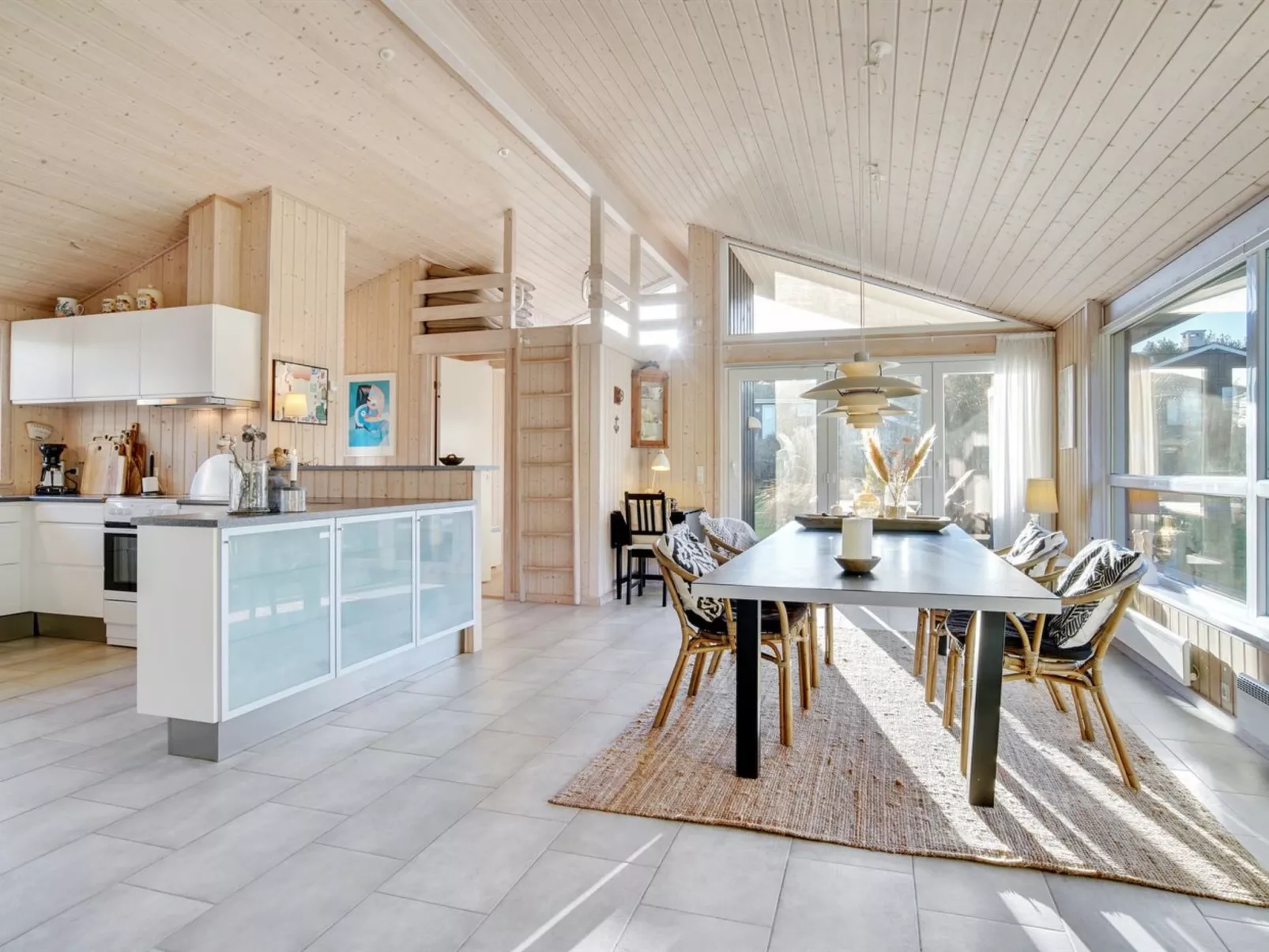 "Gun" - 450m from the sea-Dedans