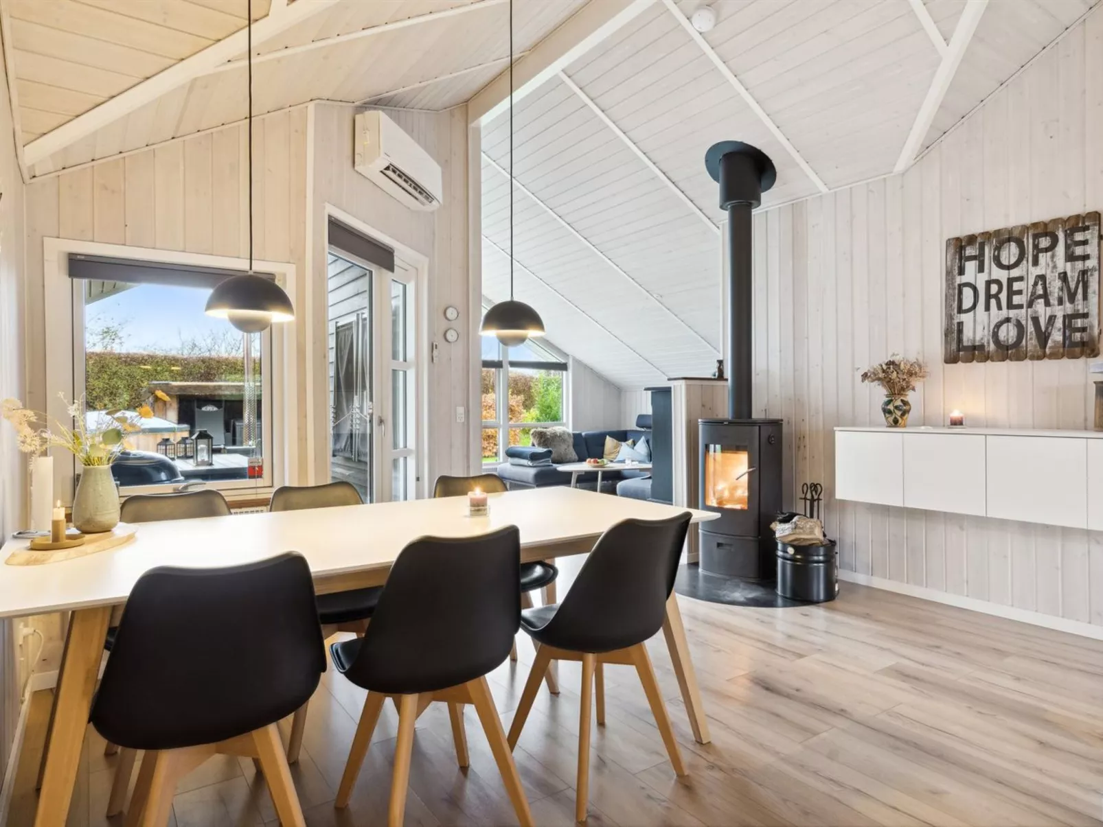 "Alpa" - 600m from the sea-Drinnen