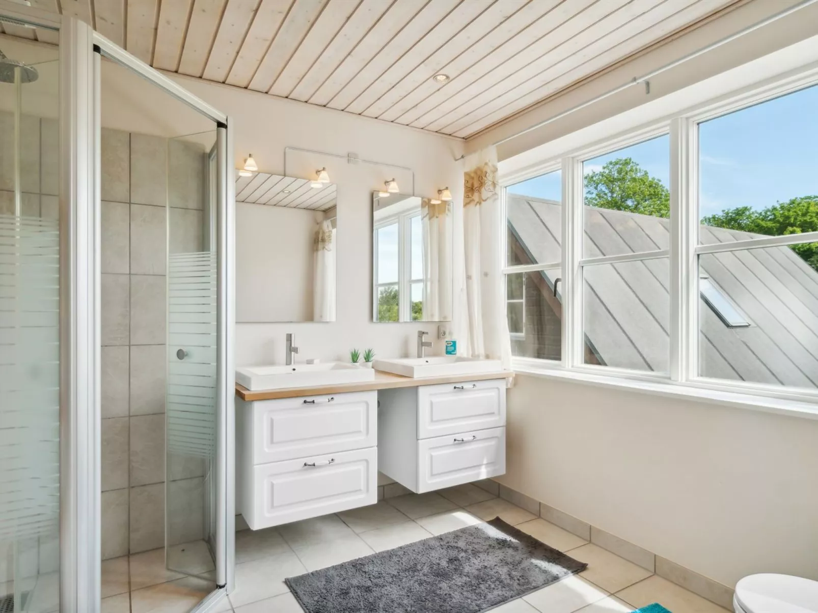 "Guthbrand" - 800m from the sea-Dedans