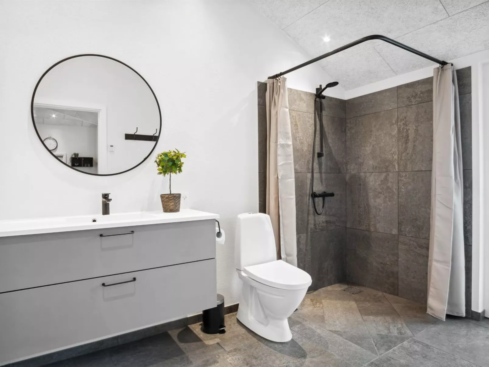 "Clare" - 100m from the sea-Inside