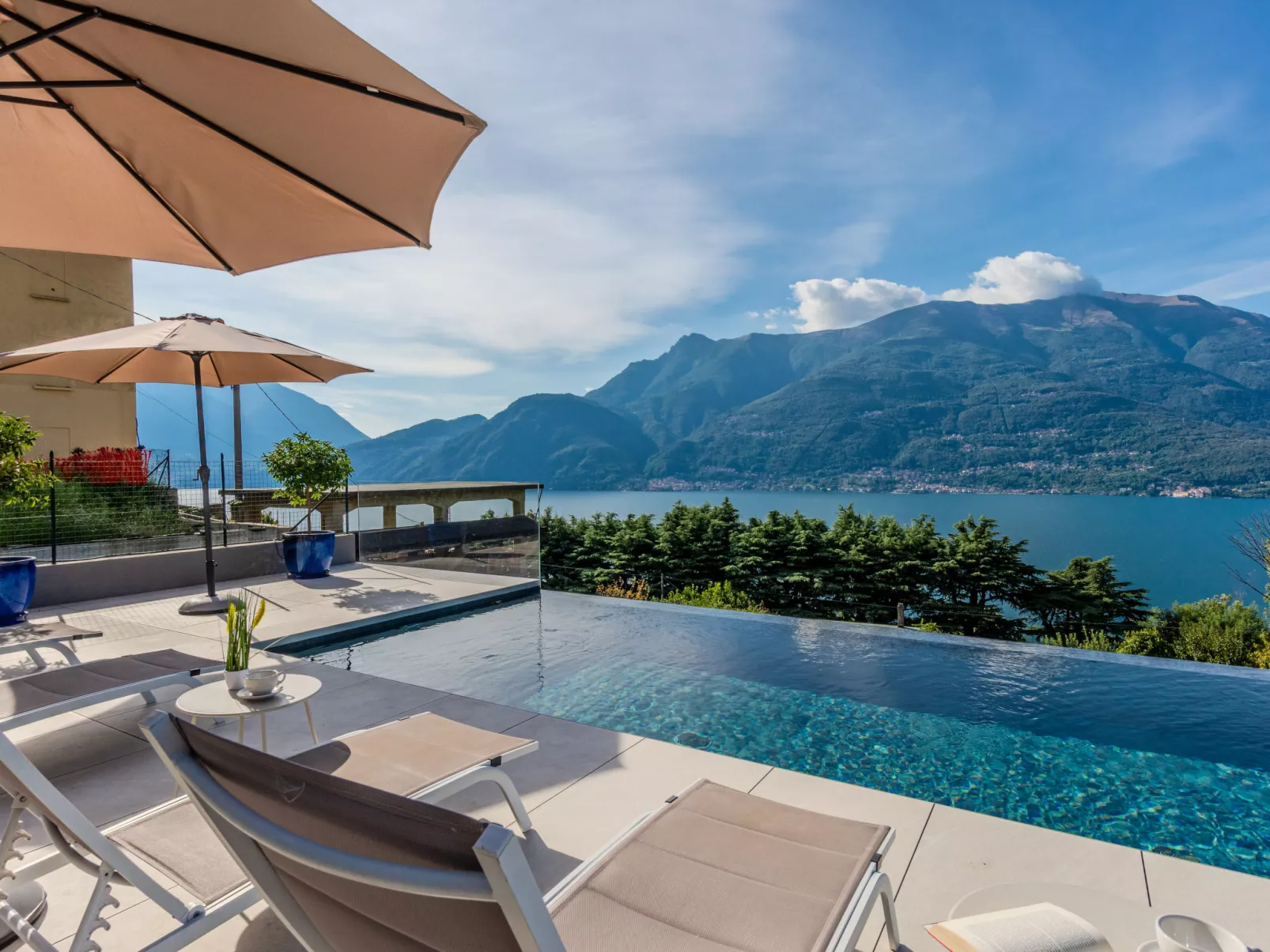 La Terrazza sul Lago-Outside