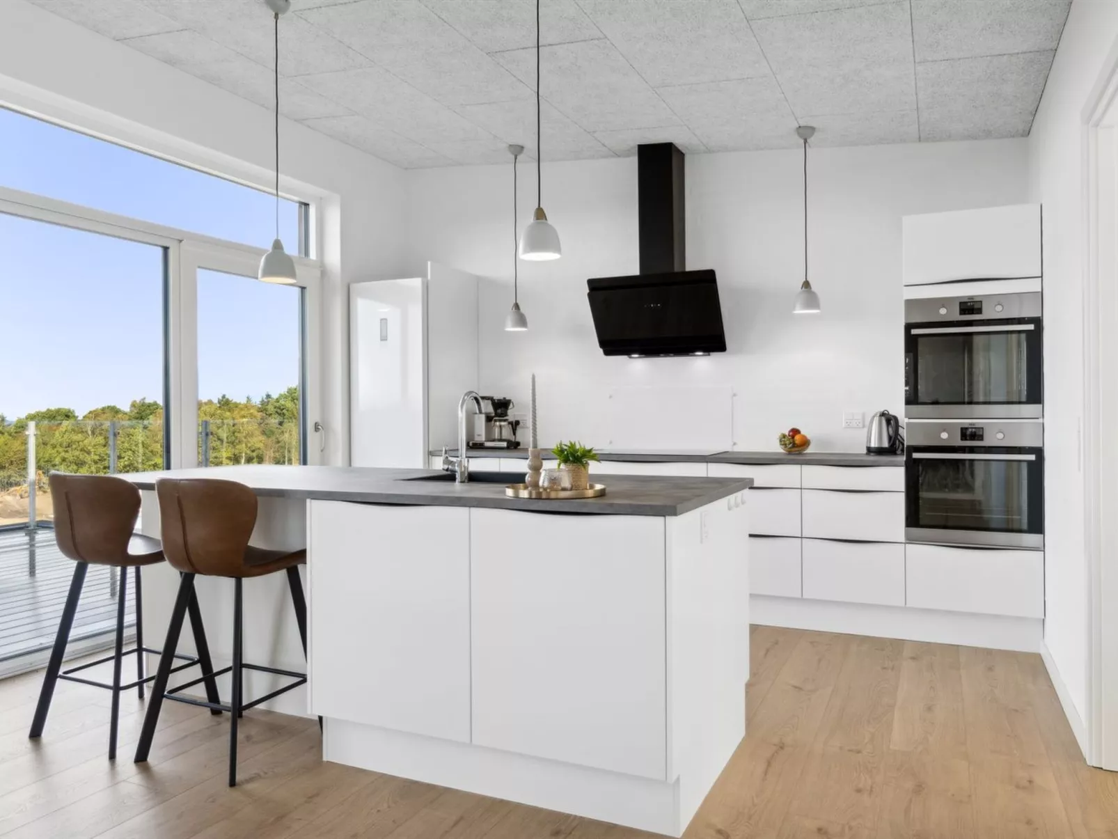 "Ann" - 1.3km from the sea-Dedans