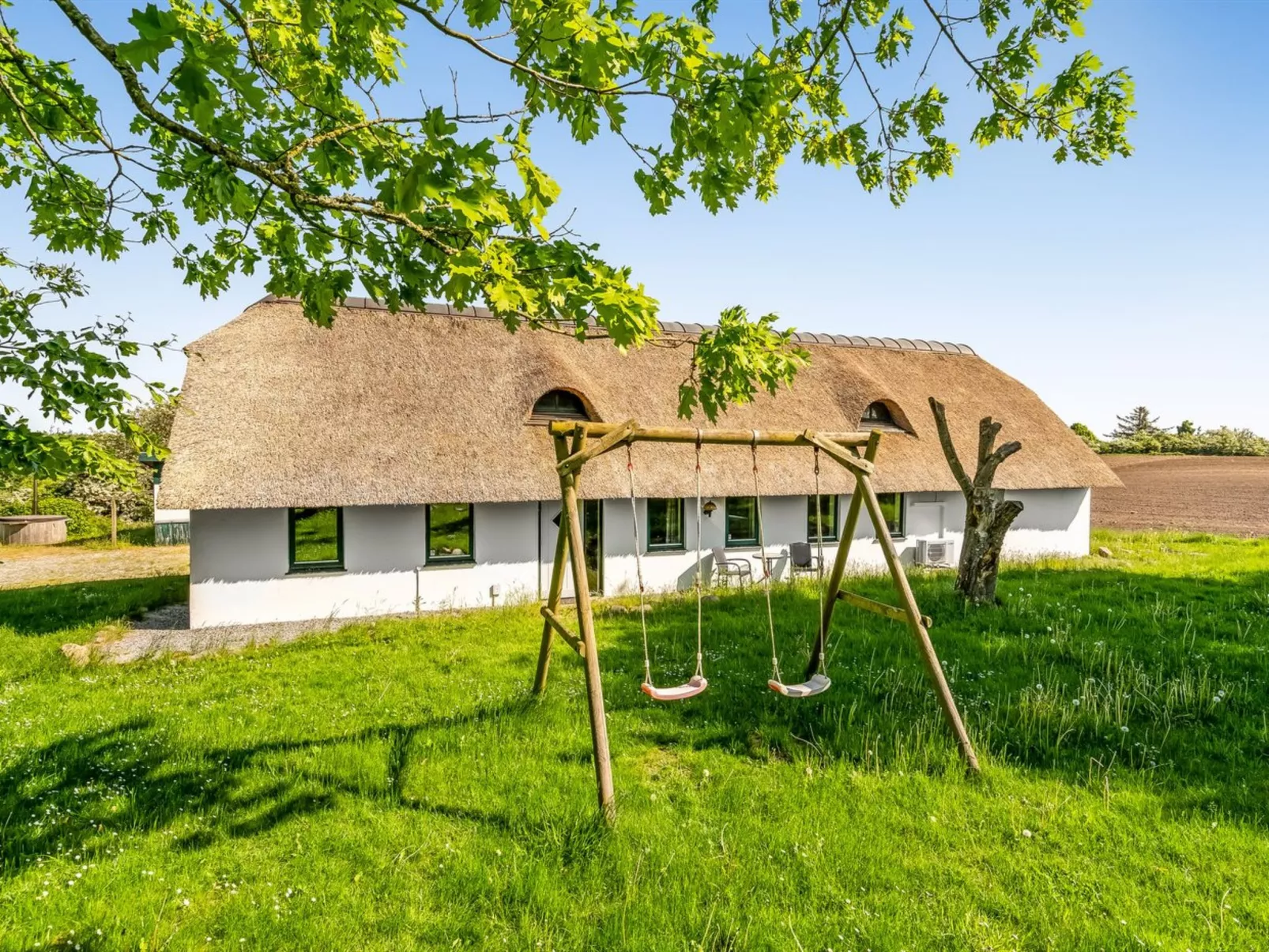 "Annli" - 800m to the fjord-Outside