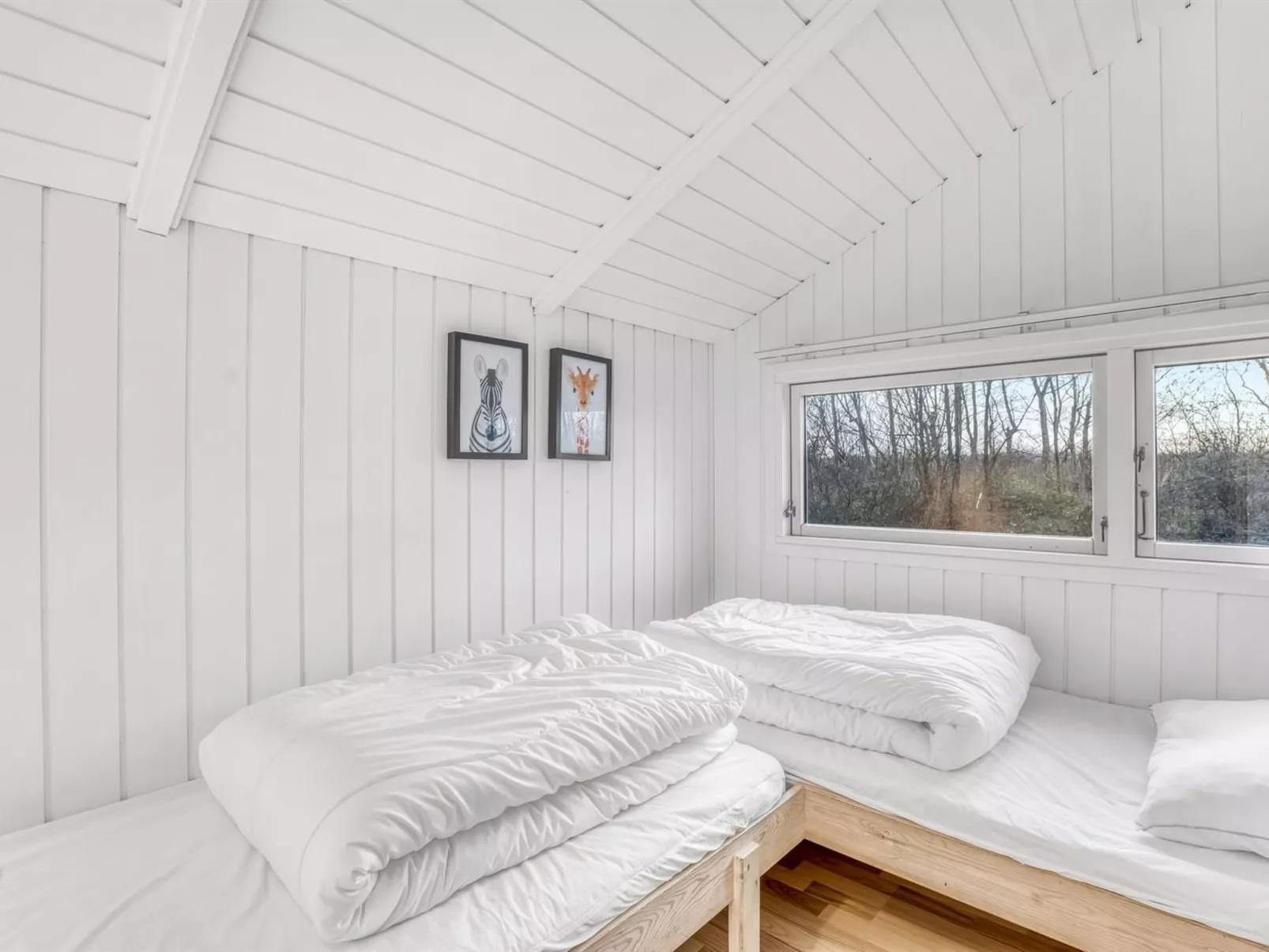 "Bjart" - 1.5km from the sea-Dedans