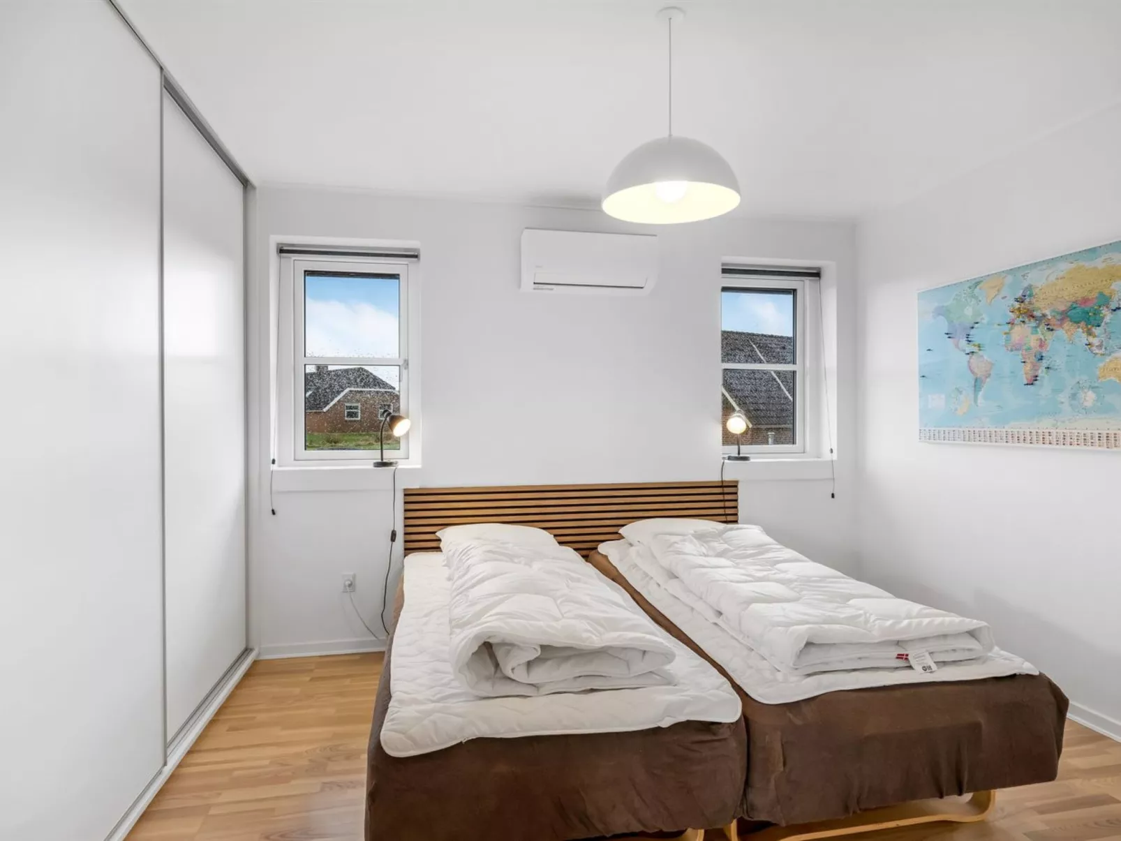 "Elsi" - 1.3km from the sea-Inside