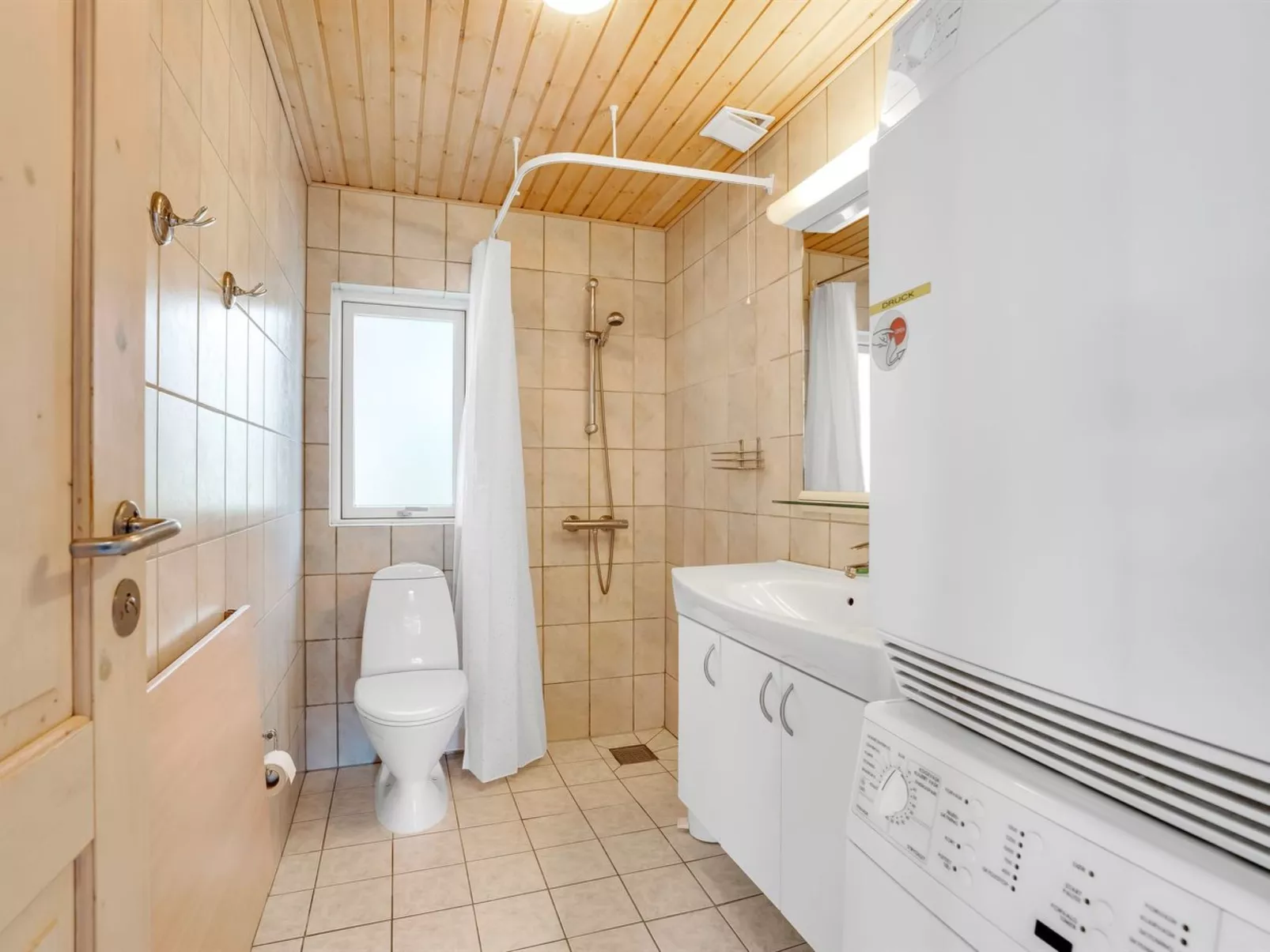 "Gravers" - 100m from the sea-Inside