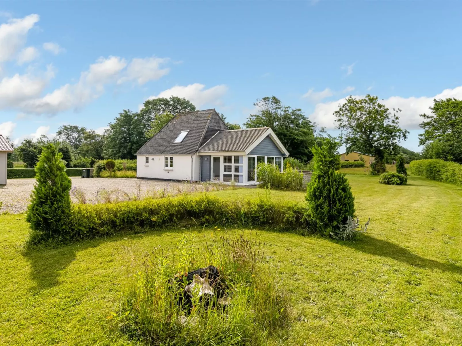 "Thrine" - 24km from the sea-Dehors