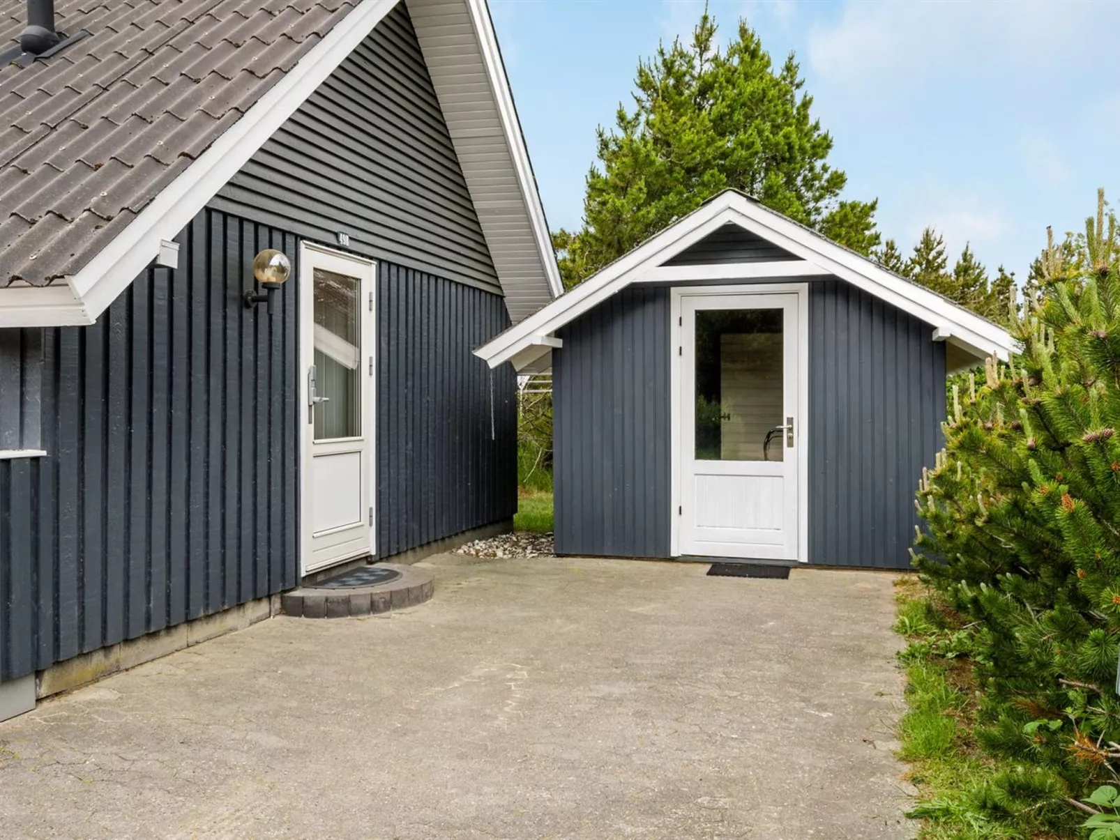 "Emmi" - 2.5km from the sea-Outside