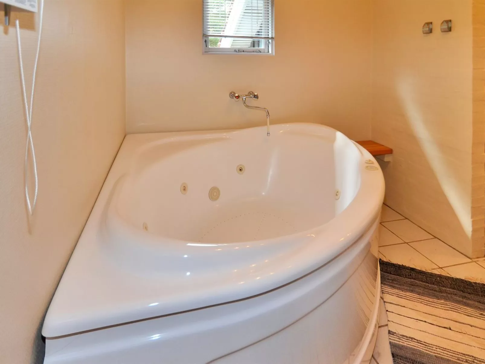 "Augustine" - 1.6km from the sea-Inside