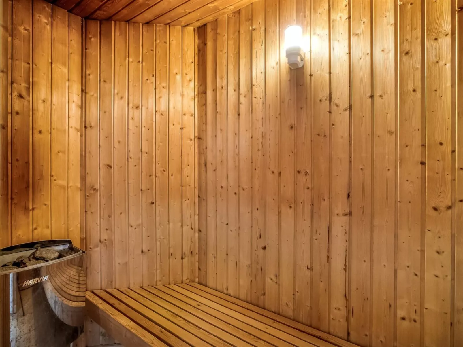 "Joseline" - 1.8km from the sea-Inside