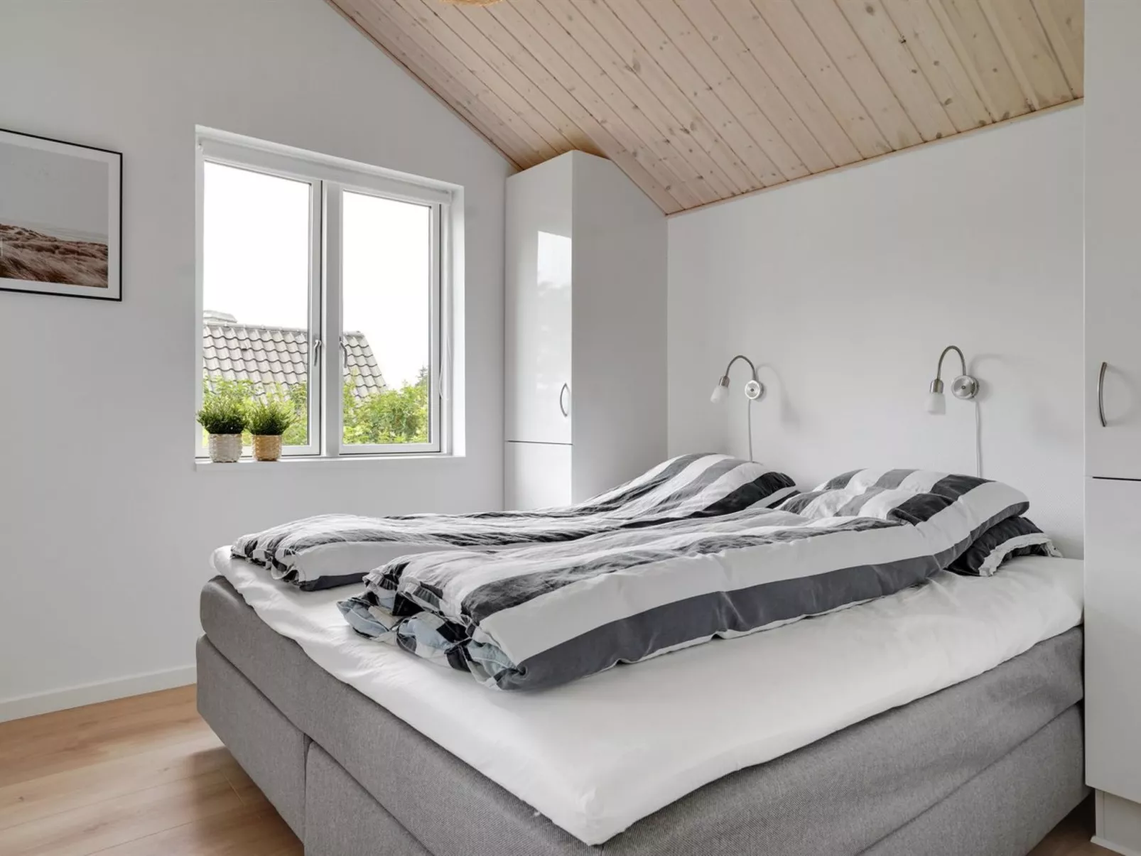 "Jörgen" - 100m from the sea-Dedans