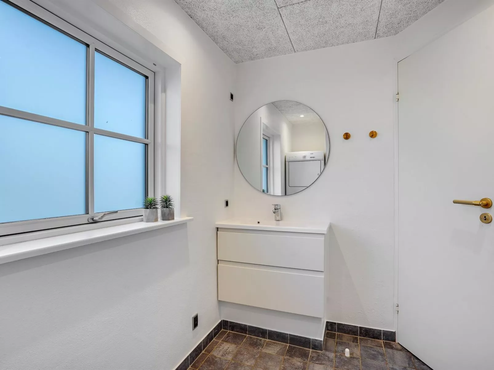 "Oskari" - 1.3km from the sea-Inside