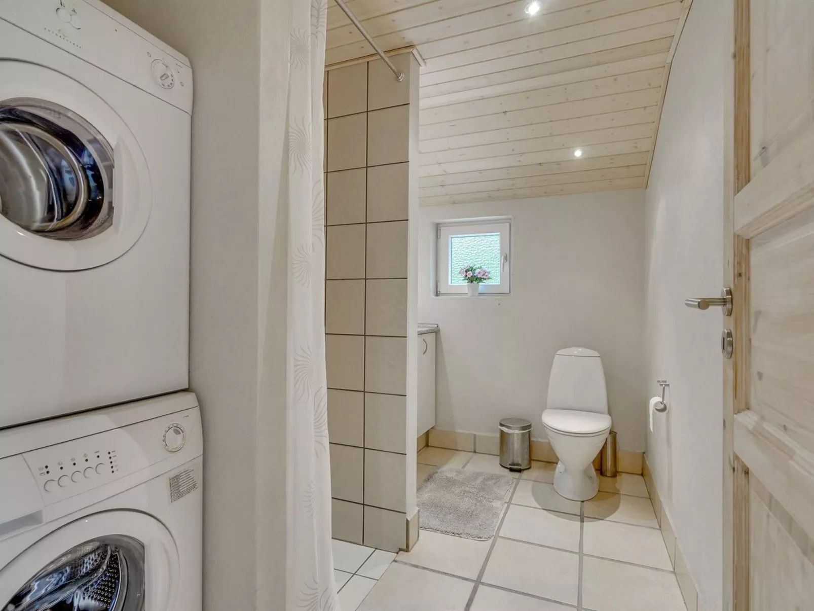 "Aviaja" - 12km from the sea-Dedans