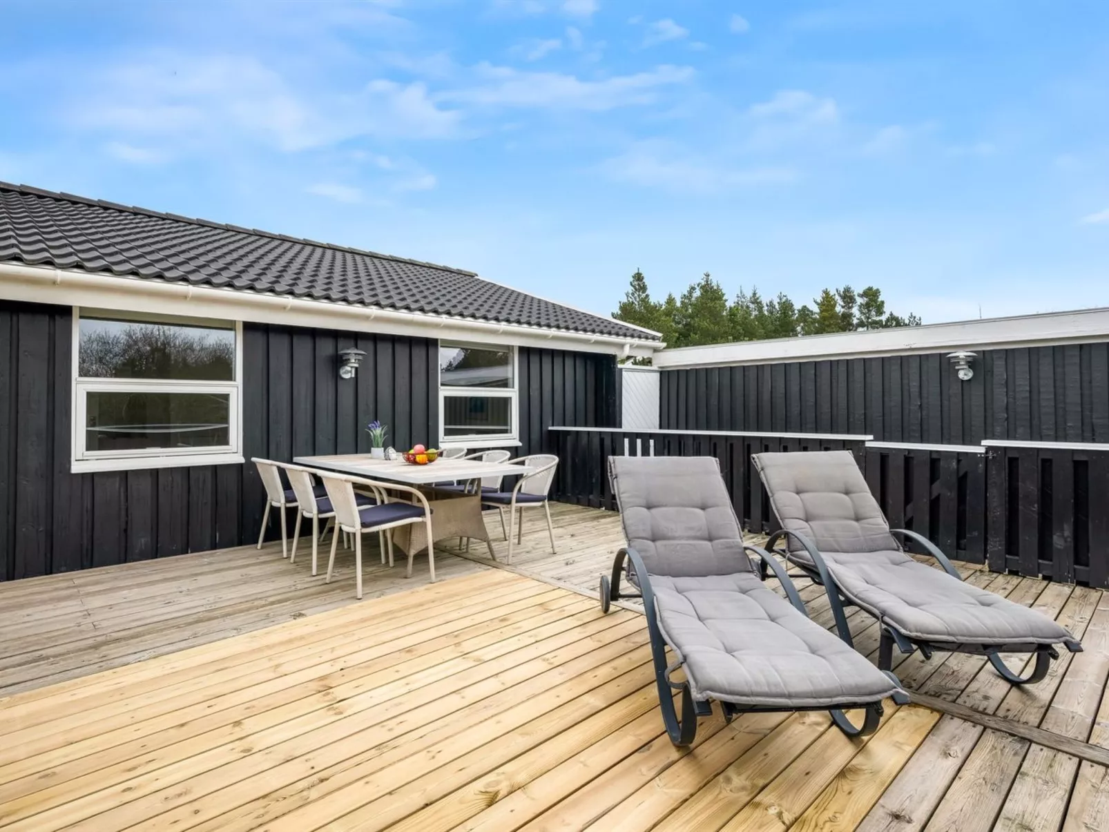 "Emilia" - 1.8km from the sea-Outside