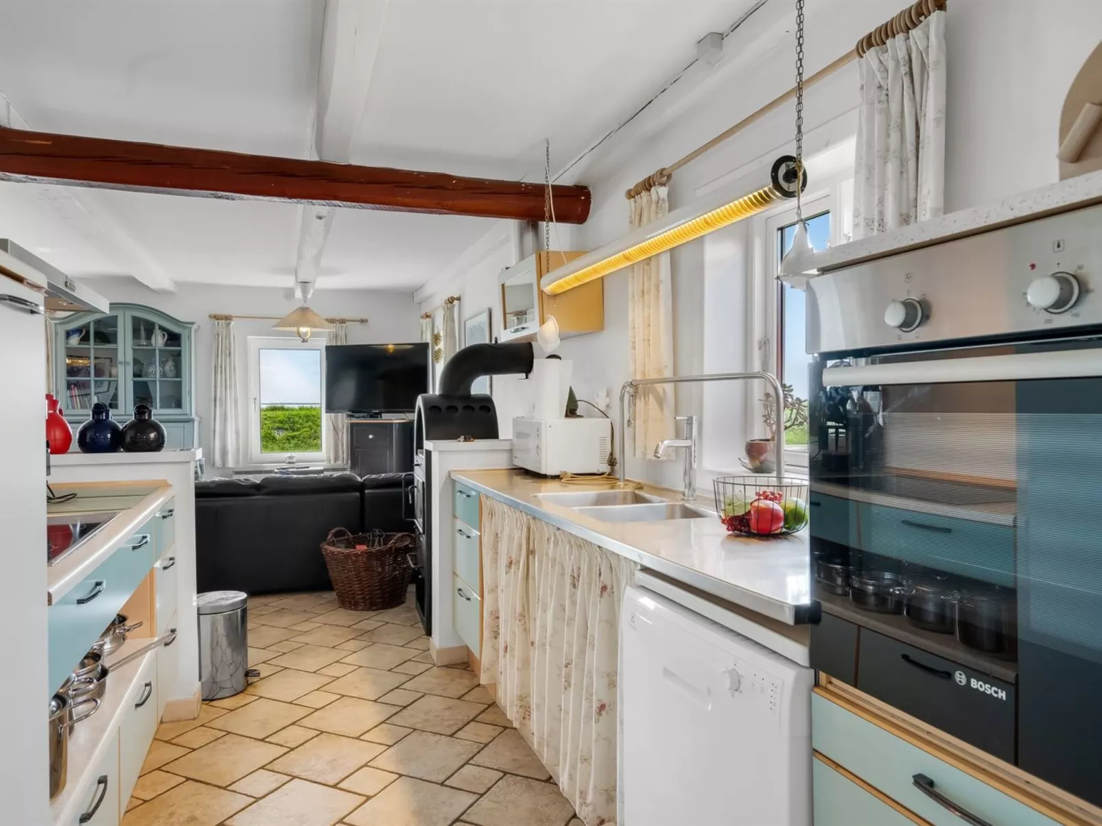 "Edvardsine" - 20m to the fjord-Dedans