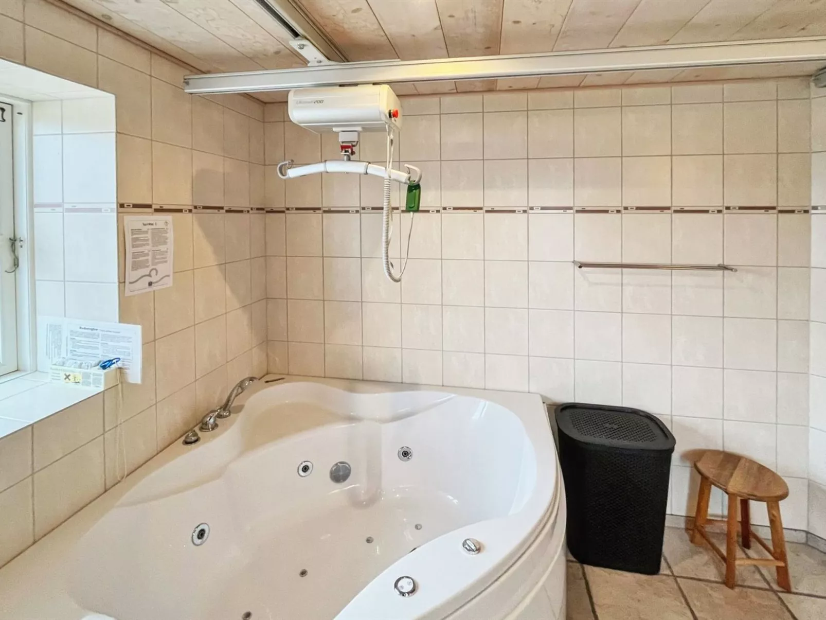 "Hjalmar" - 400m from the sea-Drinnen