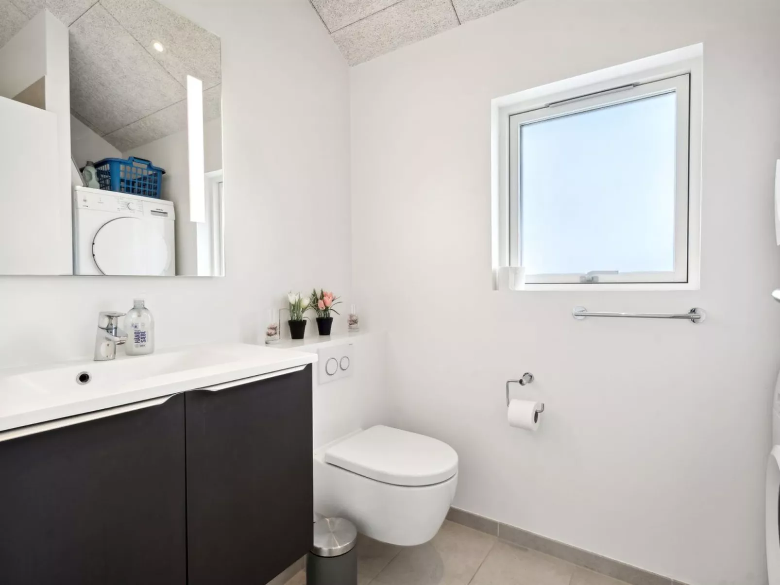 "Amai" - 4.5km from the sea-Inside