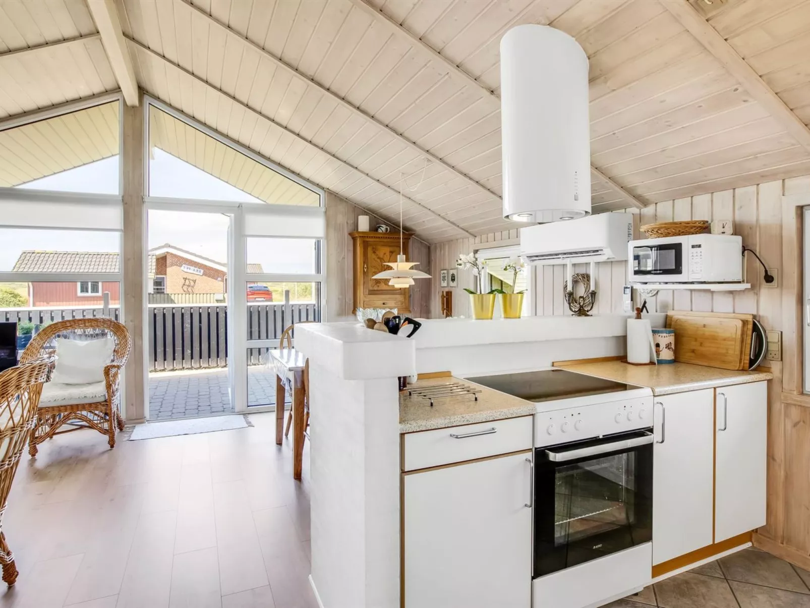 "Hariet" - 300m from the sea-Drinnen