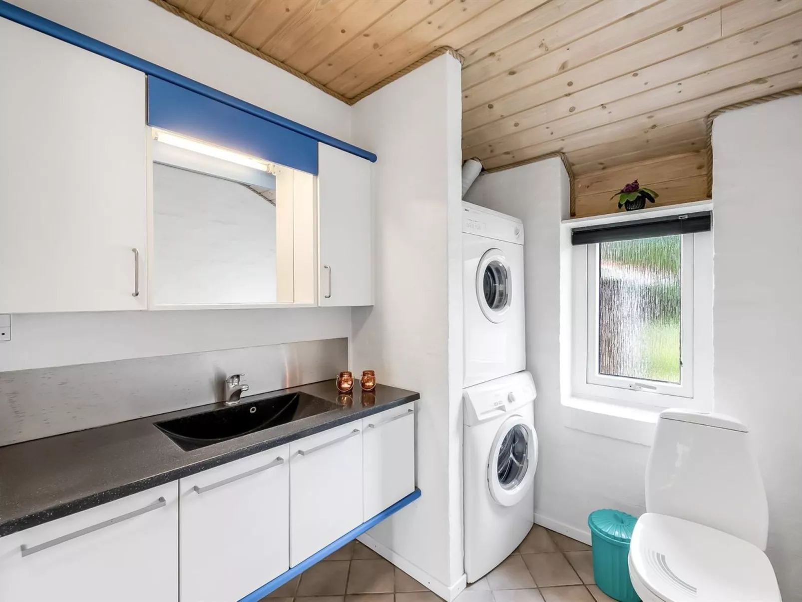 "Dorithea" - 1.3km from the sea-Drinnen