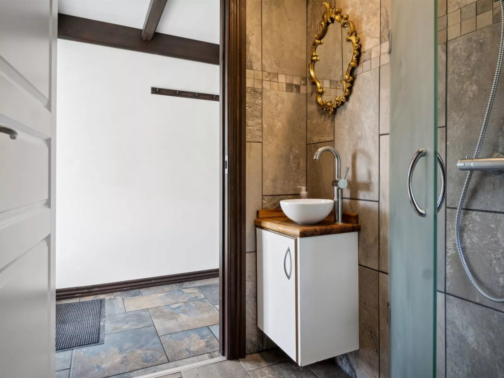 "Sippora" - 29km from the sea-Inside