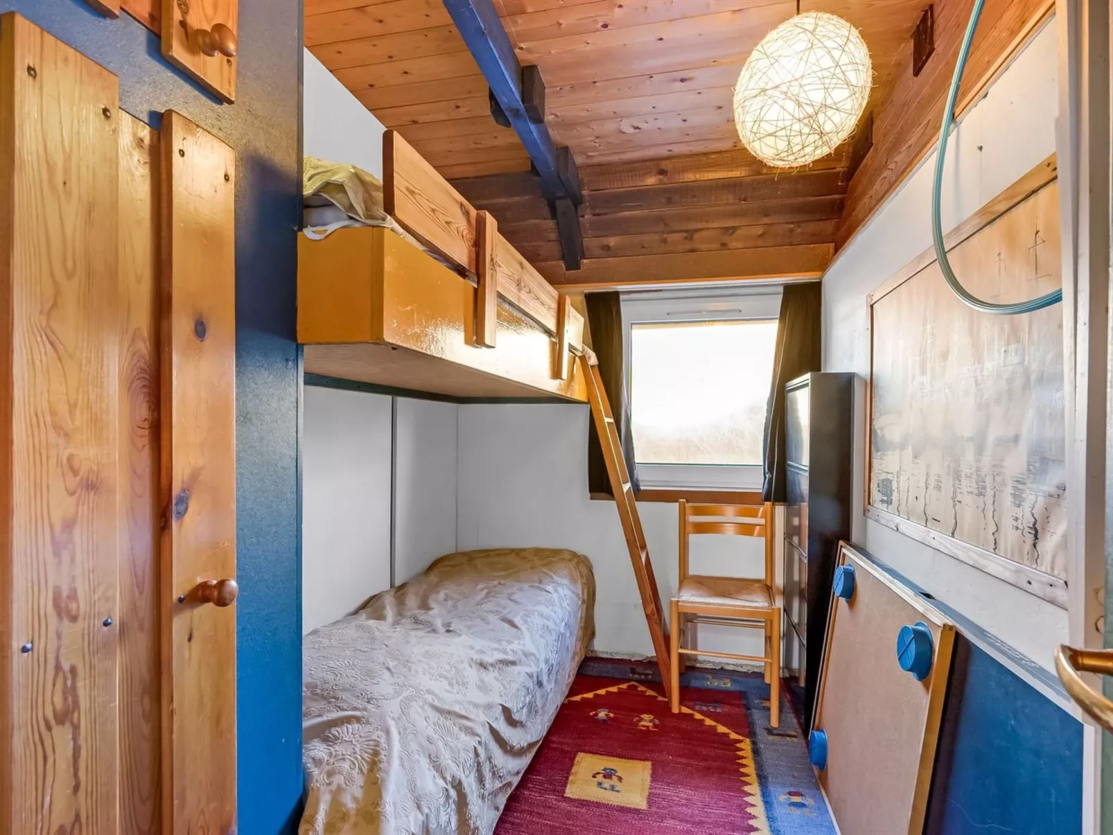 "Kurt" - 75m from the sea-Drinnen