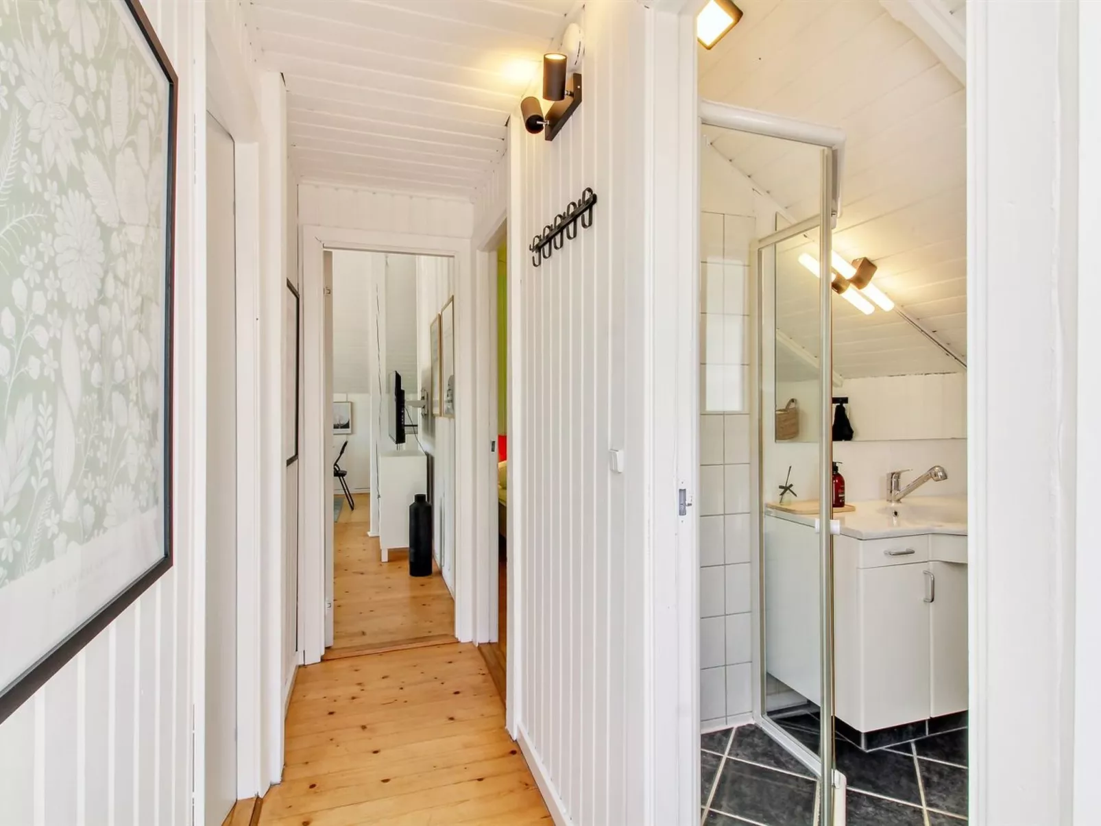 "Jaakob" - 30km from the sea-Inside