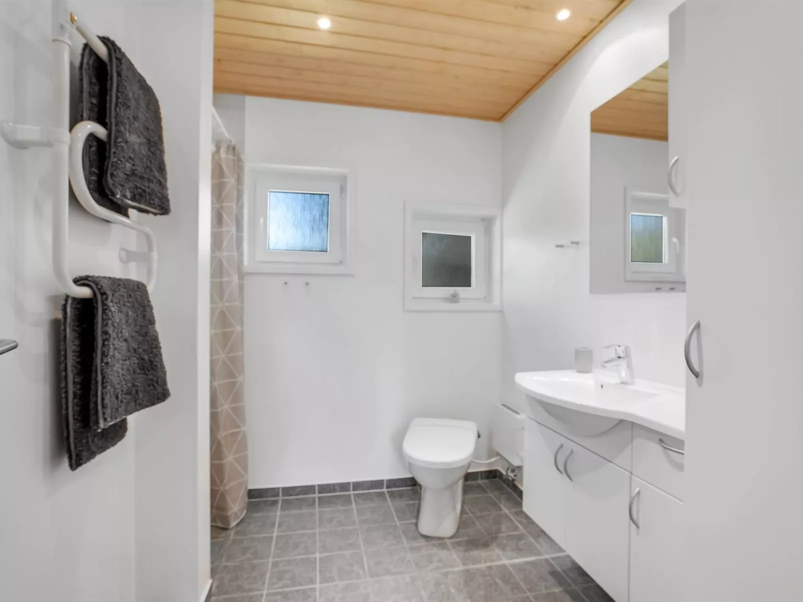 "Rohan" - 700m from the sea-Inside