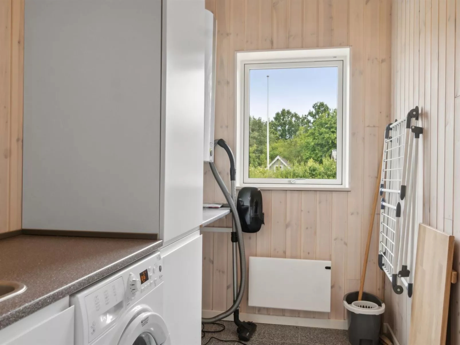 "Dorreth" - 3.2km from the sea-Inside