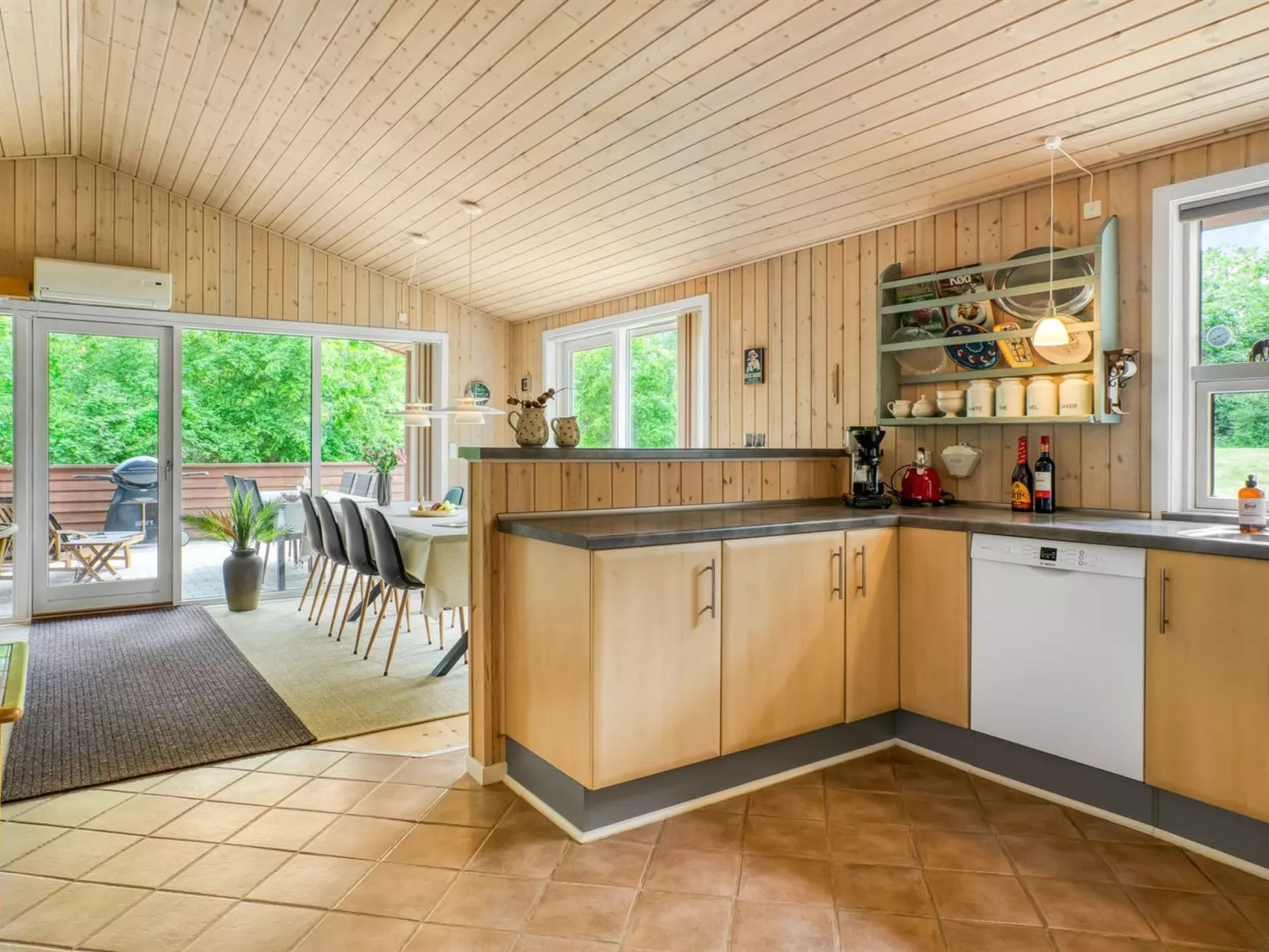 "Mauri" -  from the sea-Dedans