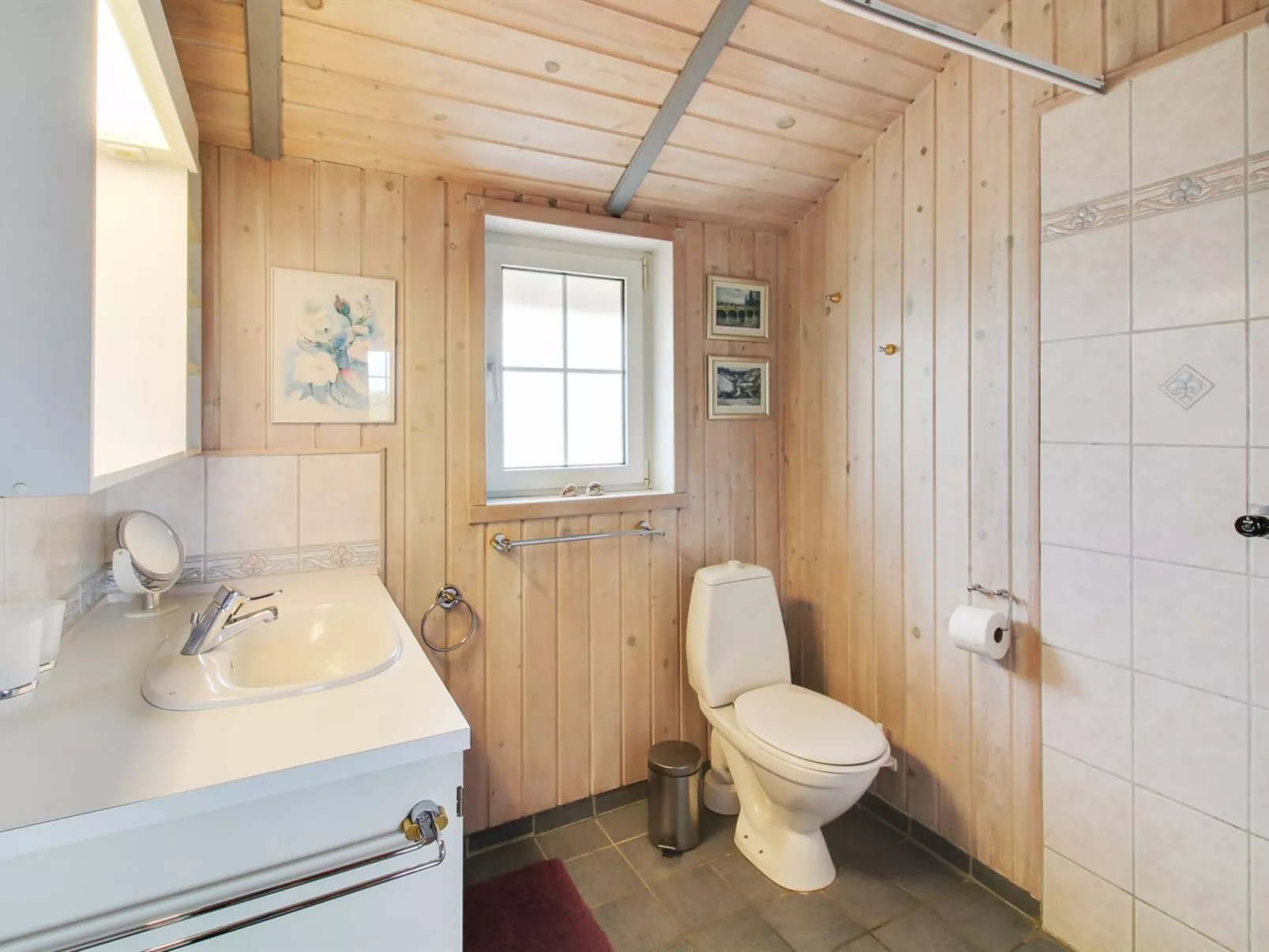 "Frithger" - 250m from the sea-Drinnen