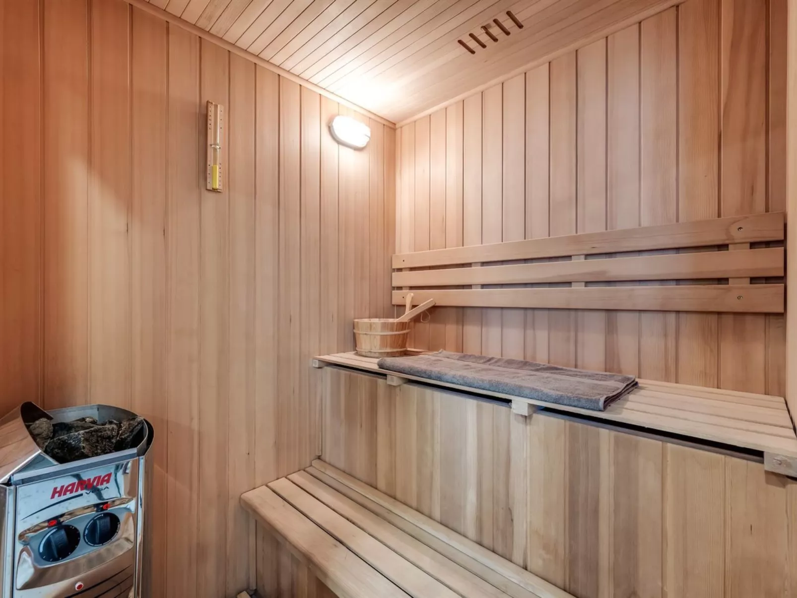 "Germund" - 770m from the sea-Dedans