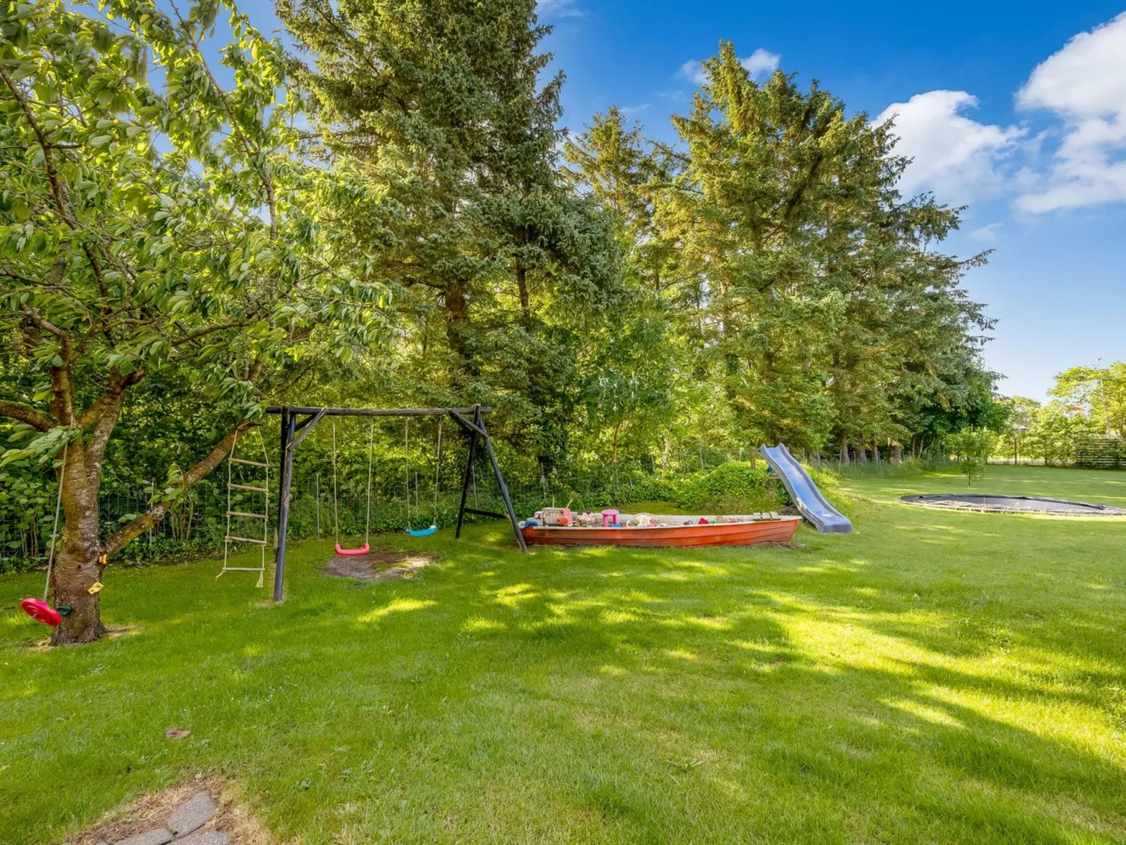 "Ditleif" - 8km to the fjord-Outside