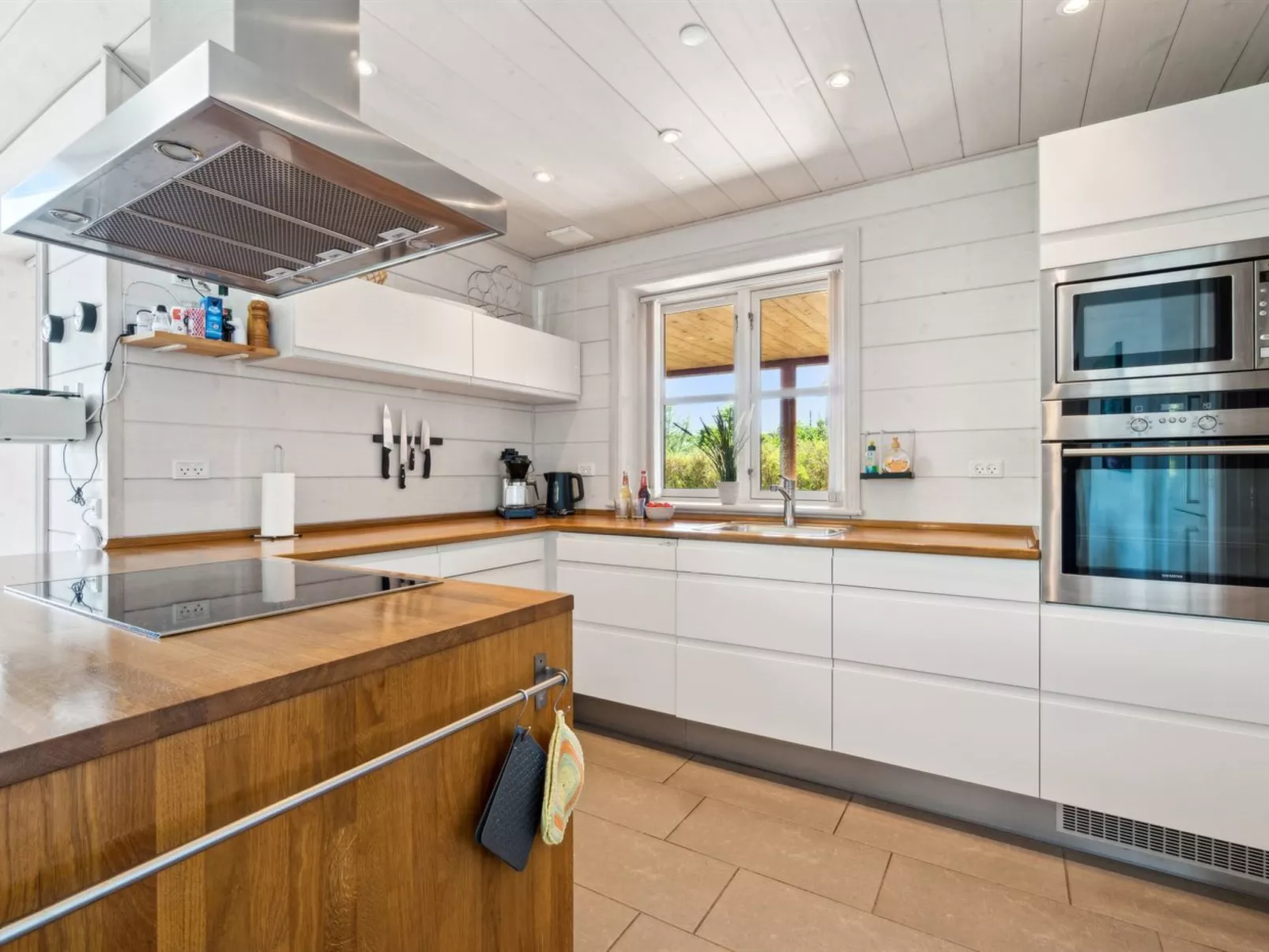 "Lisbeth" - 130m from the sea-Drinnen