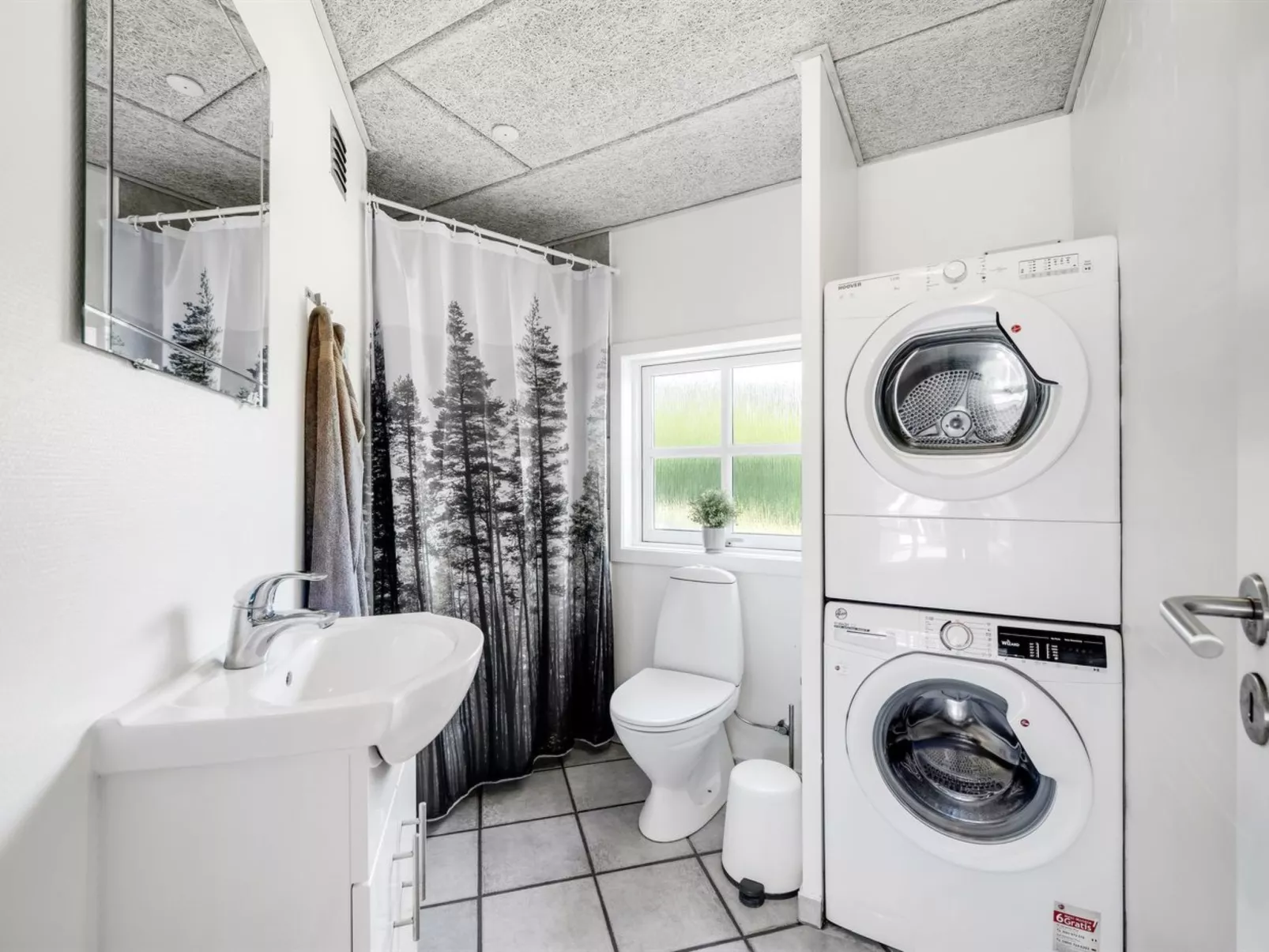 "Holga" - 400m from the sea-Inside