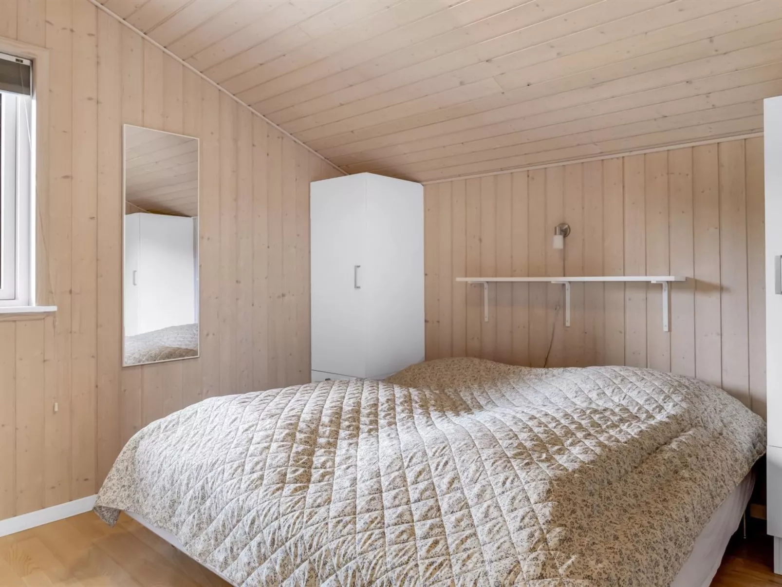 "Næwe" - 30km from the sea-Inside