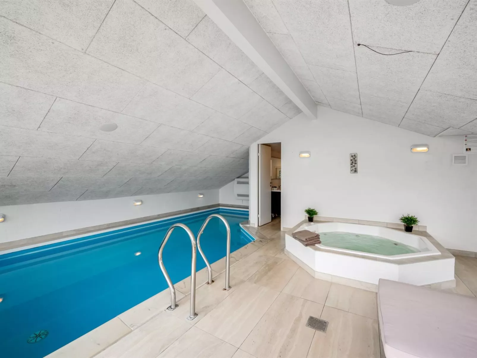 "Emin" - 700m from the sea-Draußen