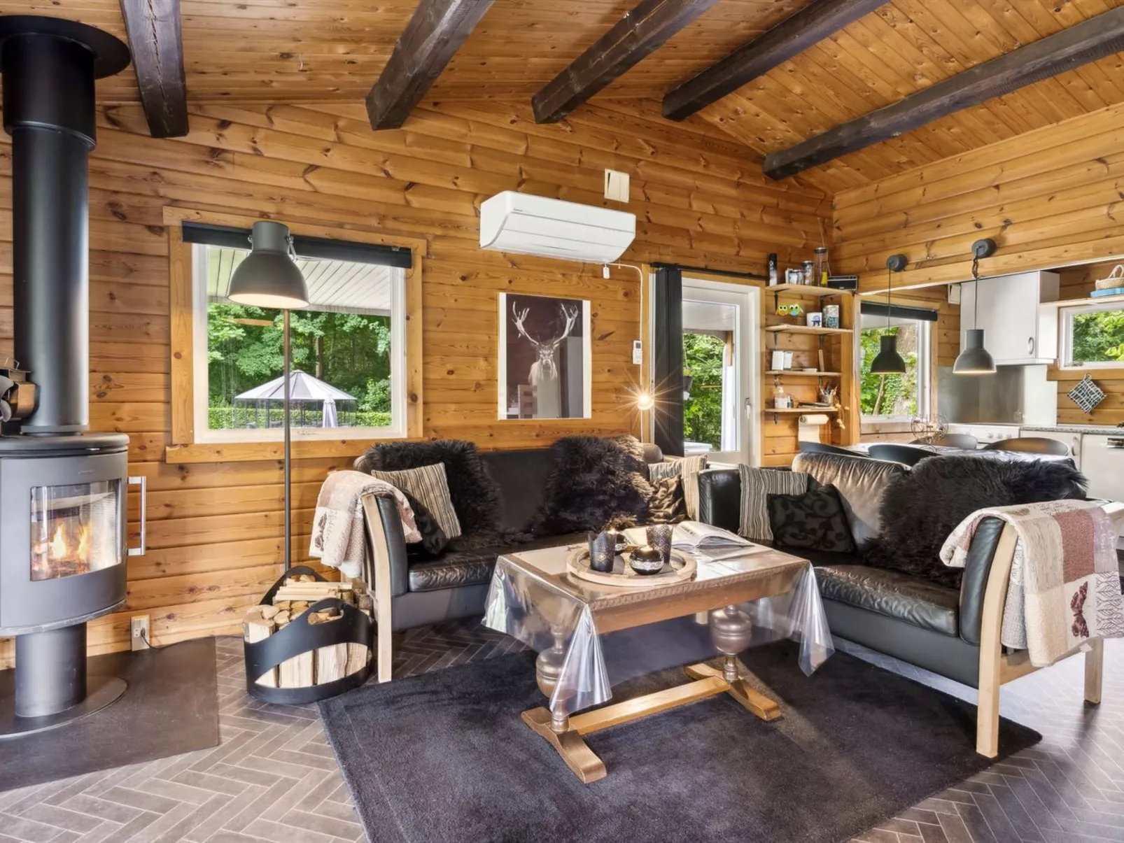 "Araminta" - 800m from the sea-Inside