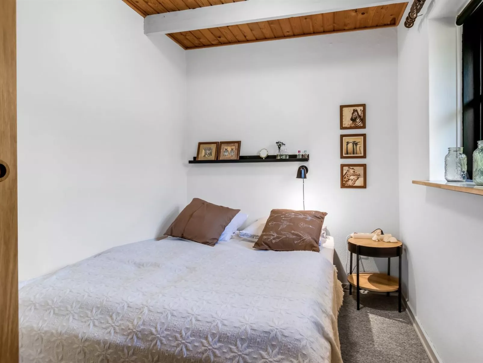 "Berner" - 30km from the sea-Inside