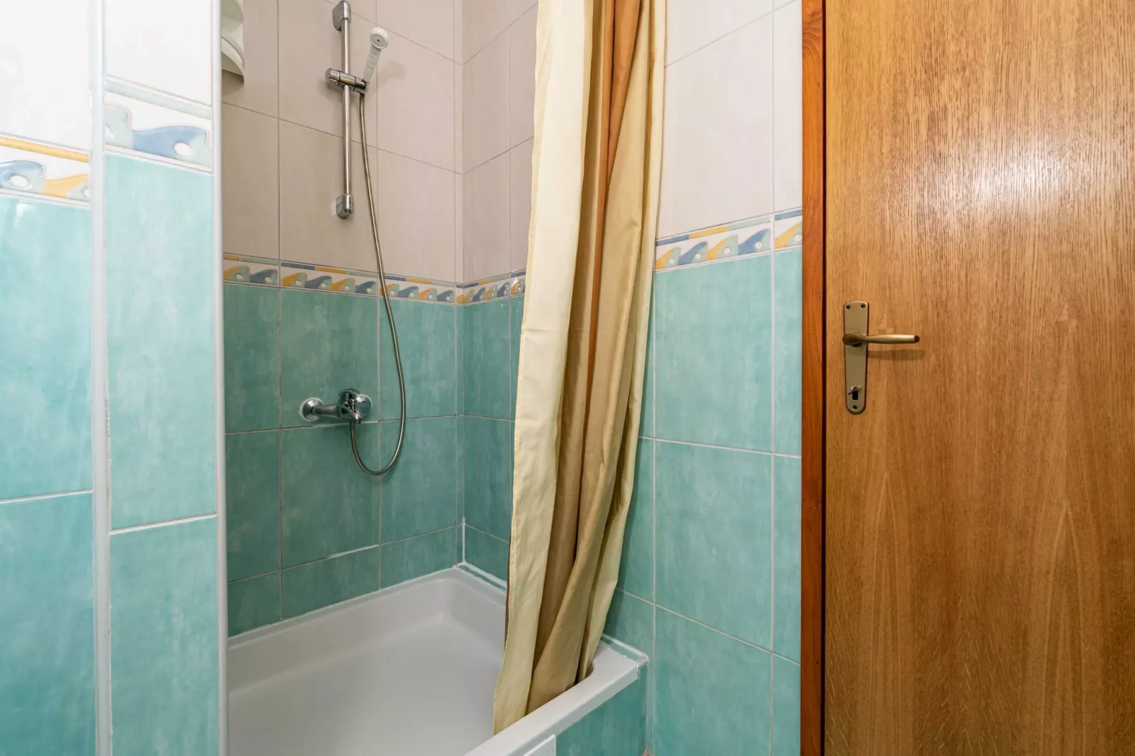 Apartments and Room Frane - Studio with Terrace-Bathroom