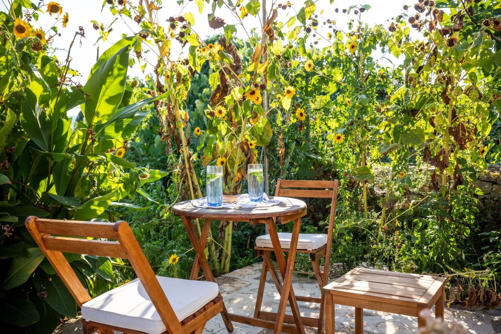 Stone House Harmony -Studio Apartment with Patio and Garden View ( 2 )-Terrasse