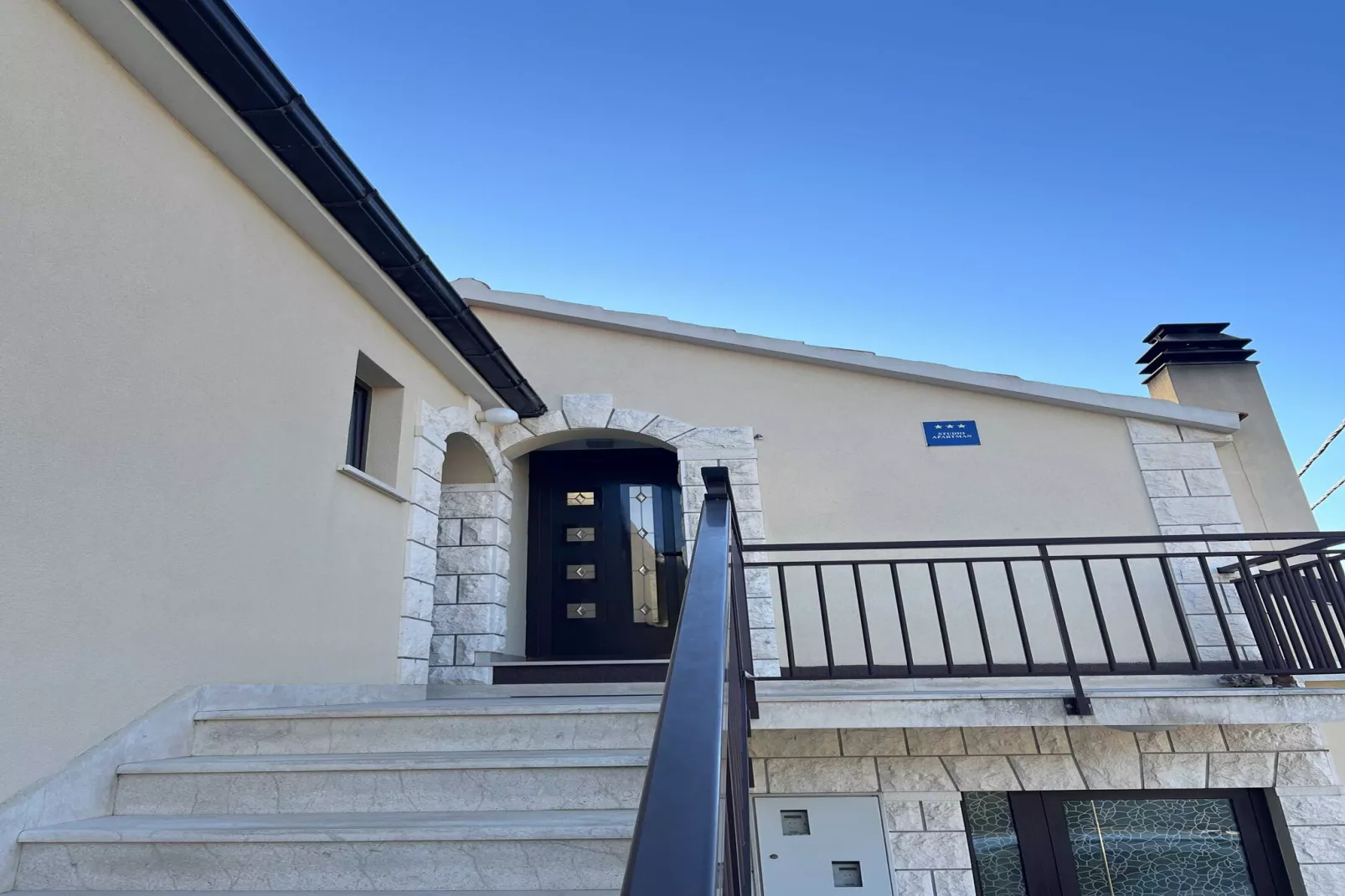 Apartment Josipa  Vela Luka- Studio Apartment with Balcony and Sea View-Im Freien