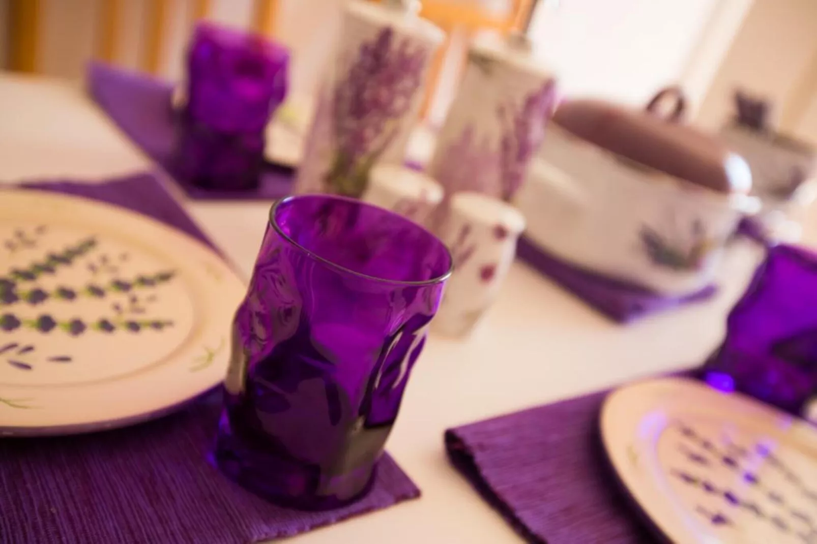 Guest House Gugily- Twin Room with Shared Bathroom and City View (4)-Ambiance