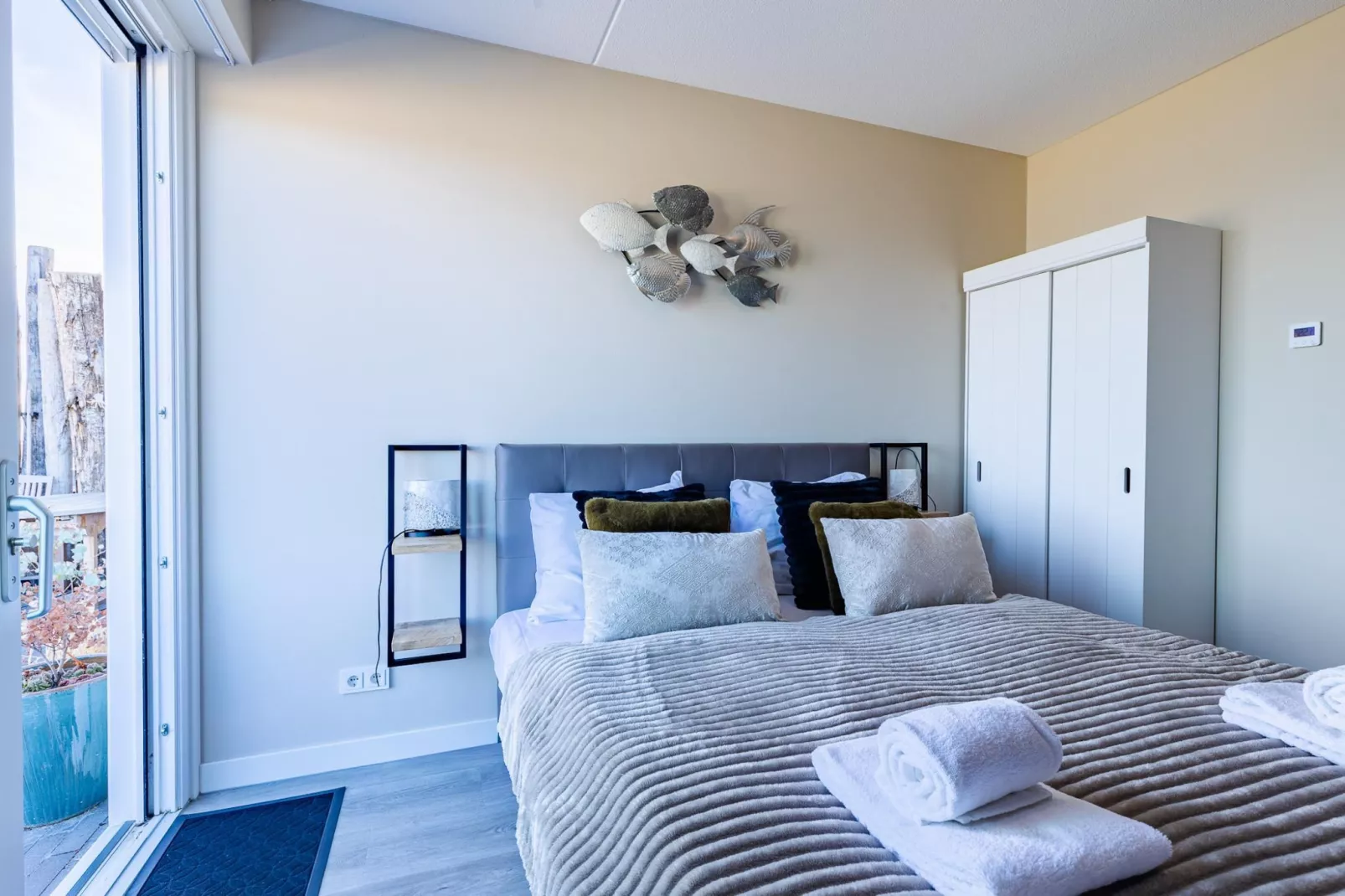 Luxe appartement Vista Maris 'Somaris' - Havenweg 8-50  Sint-Annaland-Schlafzimmer