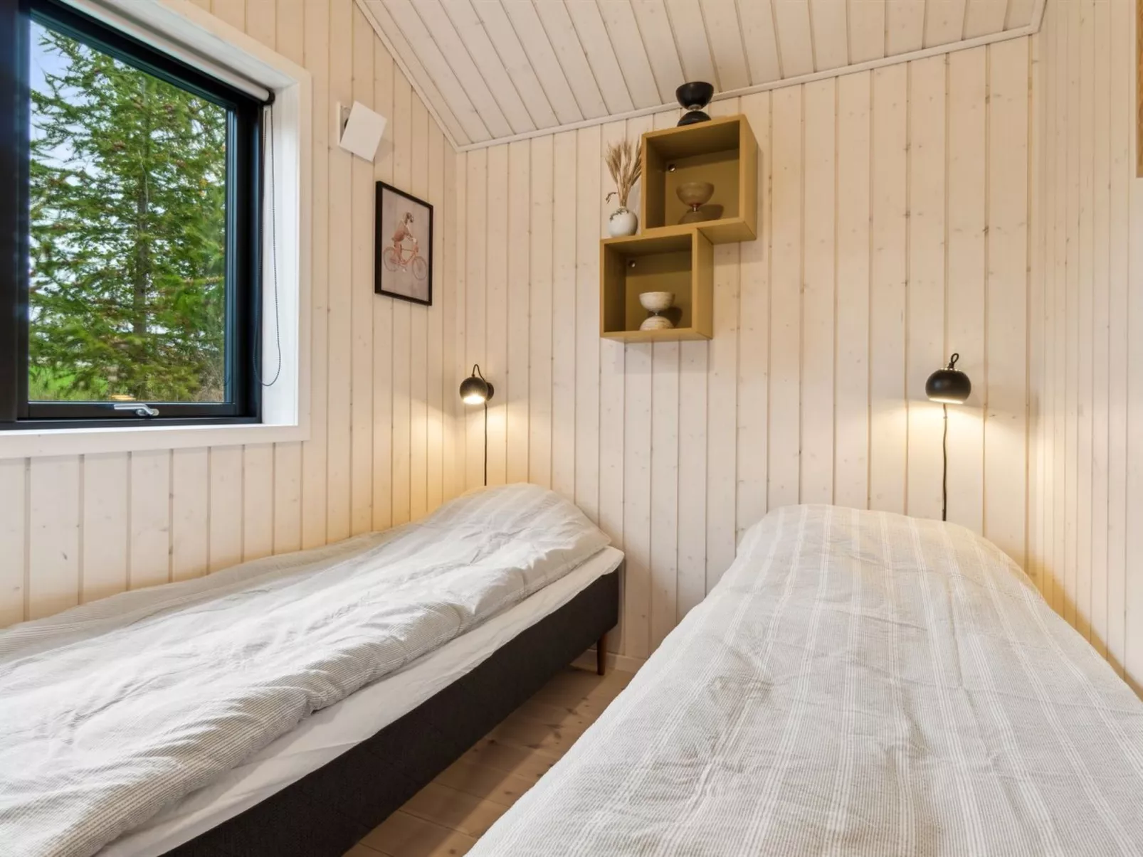 "Kristiarn" - 1.1km from the sea-Inside