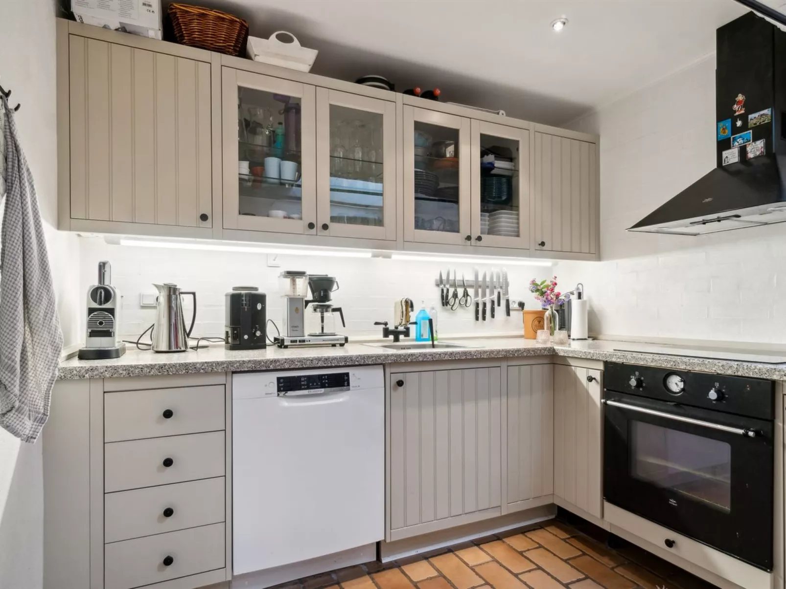 "Malila" - 15m from the sea-Inside